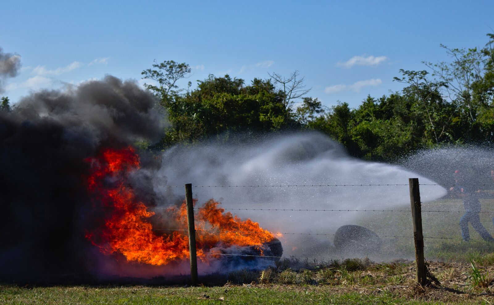 Nikon D7200 sample photo. Fire, smoke, emergency photography