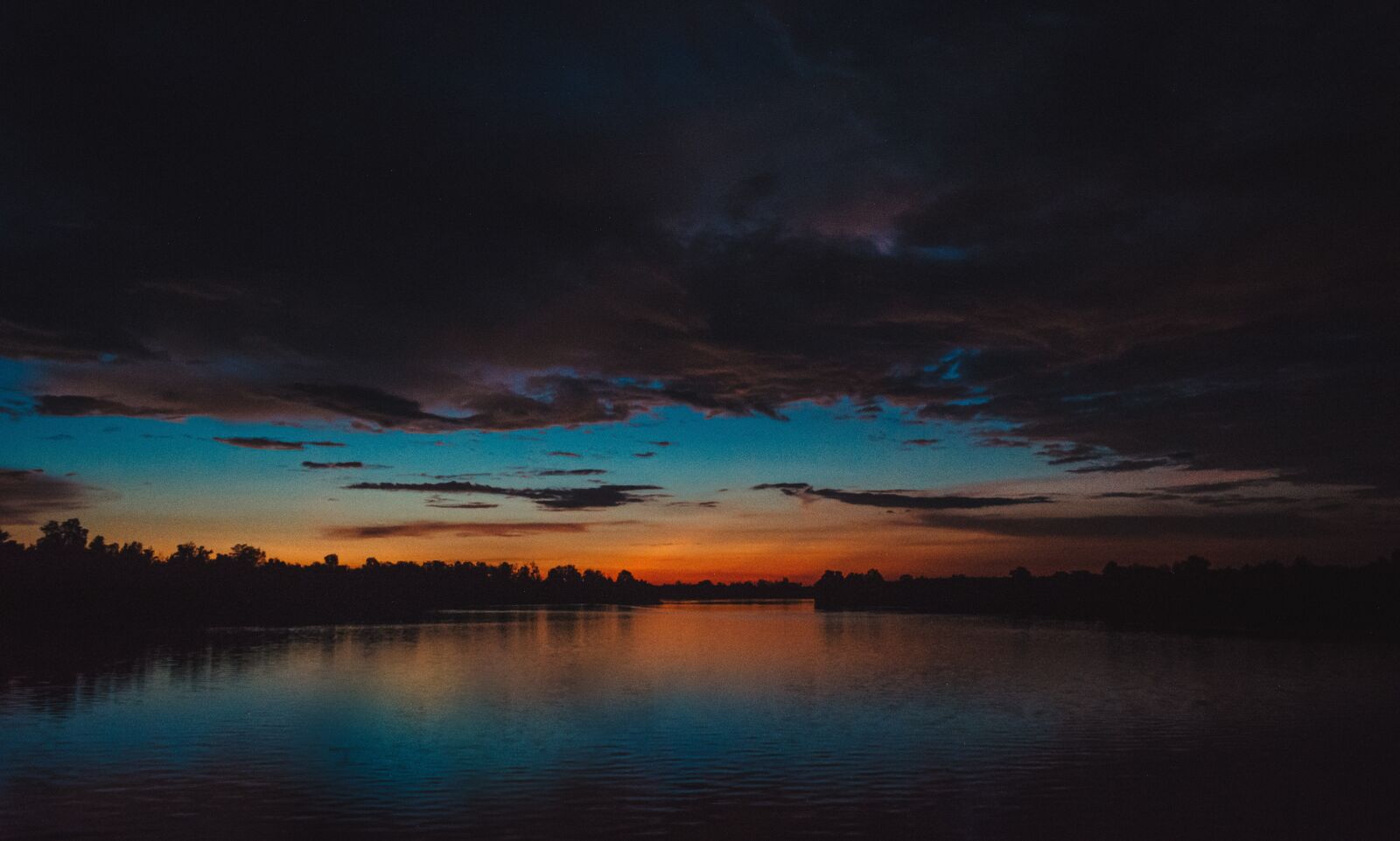 Nikon D5200 sample photo. River, gold, sunset photography