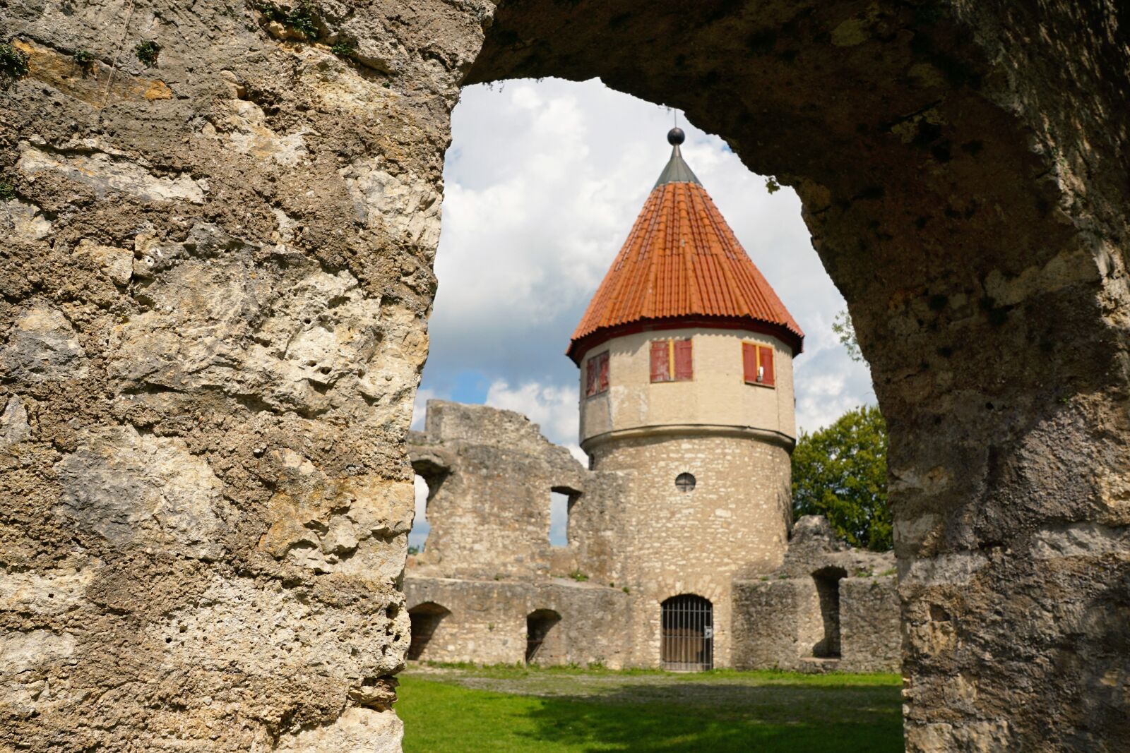 Sony ILCA-77M2 + Sony DT 16-50mm F2.8 SSM sample photo. Tuttlingen, tower, castle photography