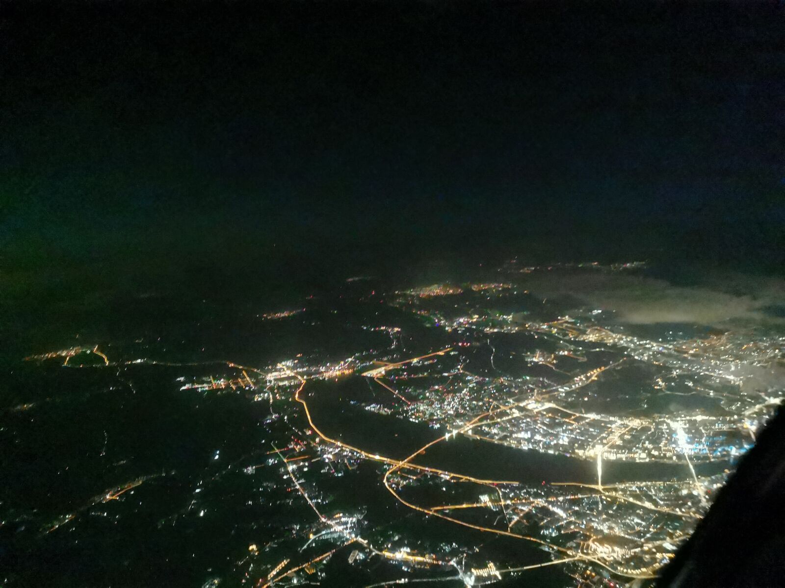 HUAWEI P30 sample photo. Night, sky, airplane photography