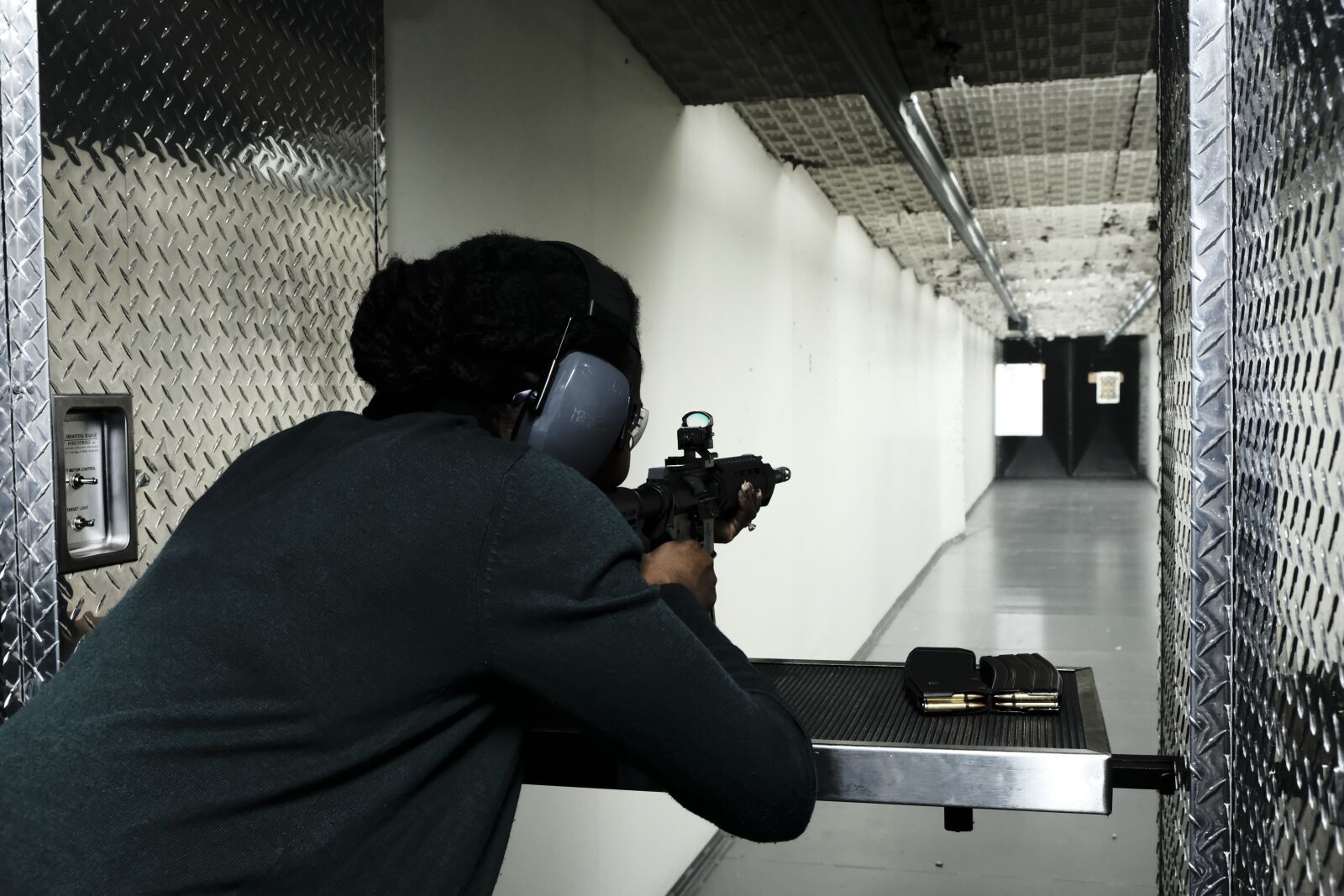 Fujifilm X-T20 sample photo. Woman, shooting, target photography