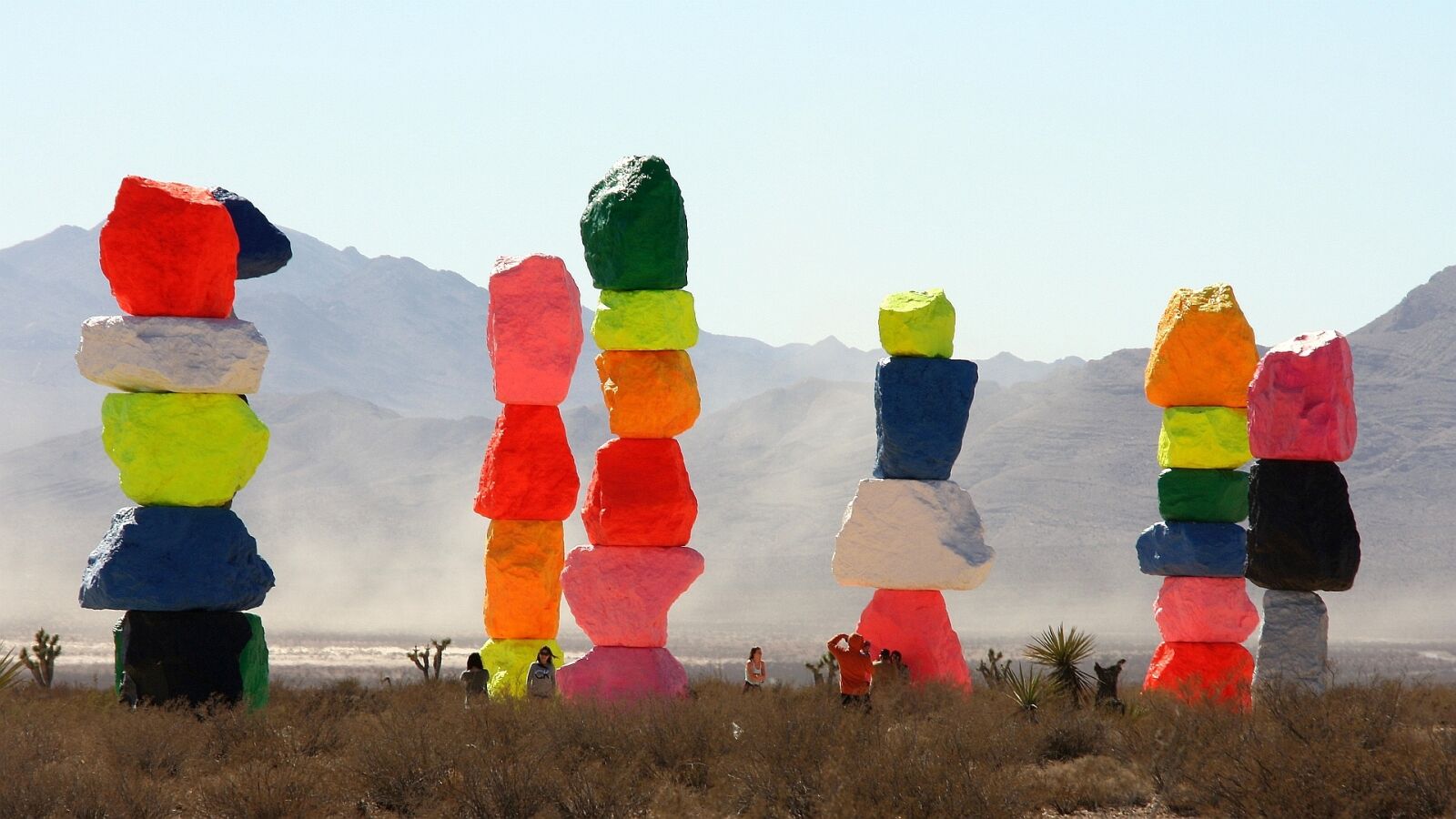 Canon EOS 1000D (EOS Digital Rebel XS / EOS Kiss F) sample photo. Seven magic mountains, usa photography