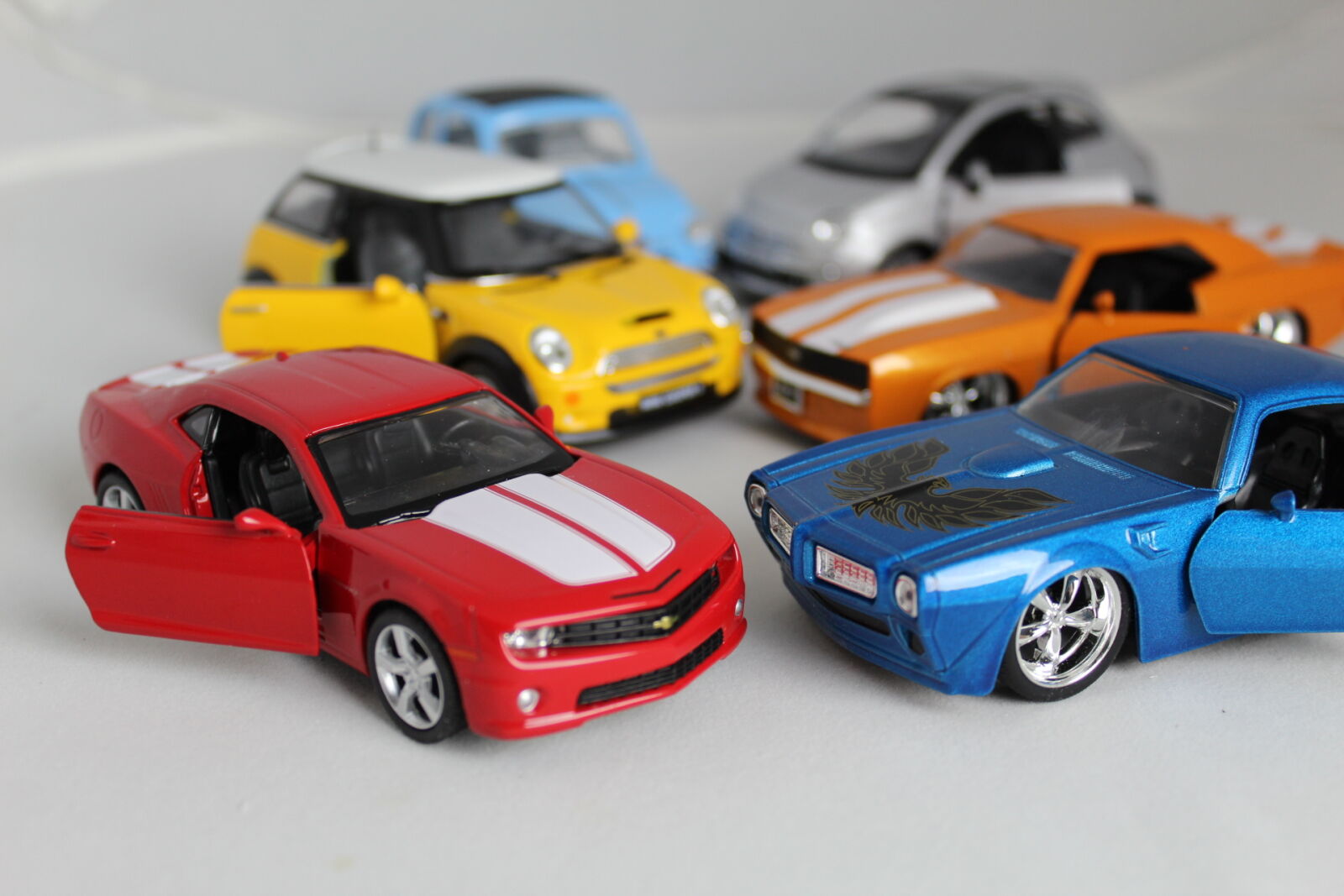 Canon EOS 600D (Rebel EOS T3i / EOS Kiss X5) sample photo. Lots, of, mini, cars photography