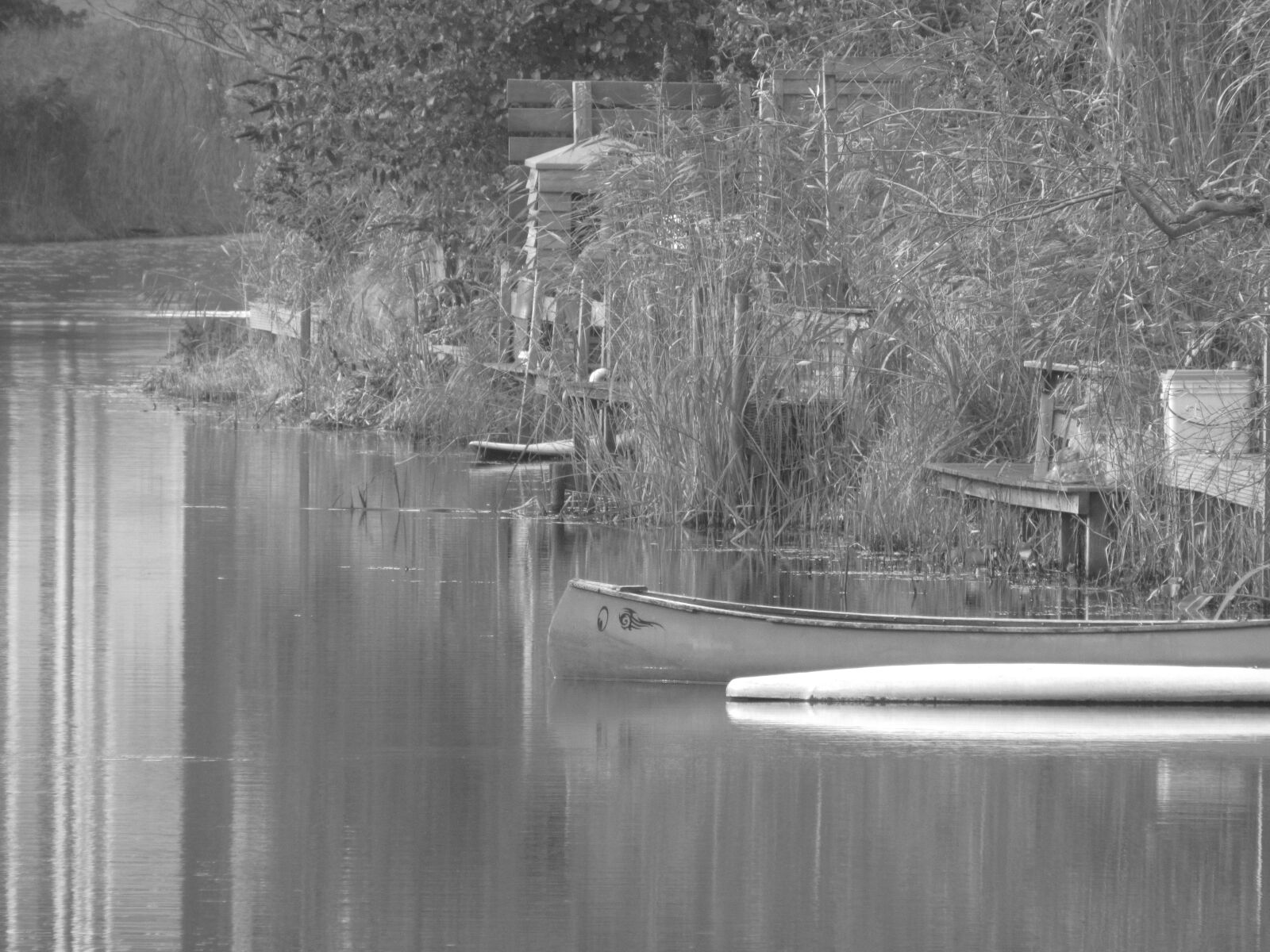 Canon PowerShot SX520 HS sample photo. Black, and, white, boats photography