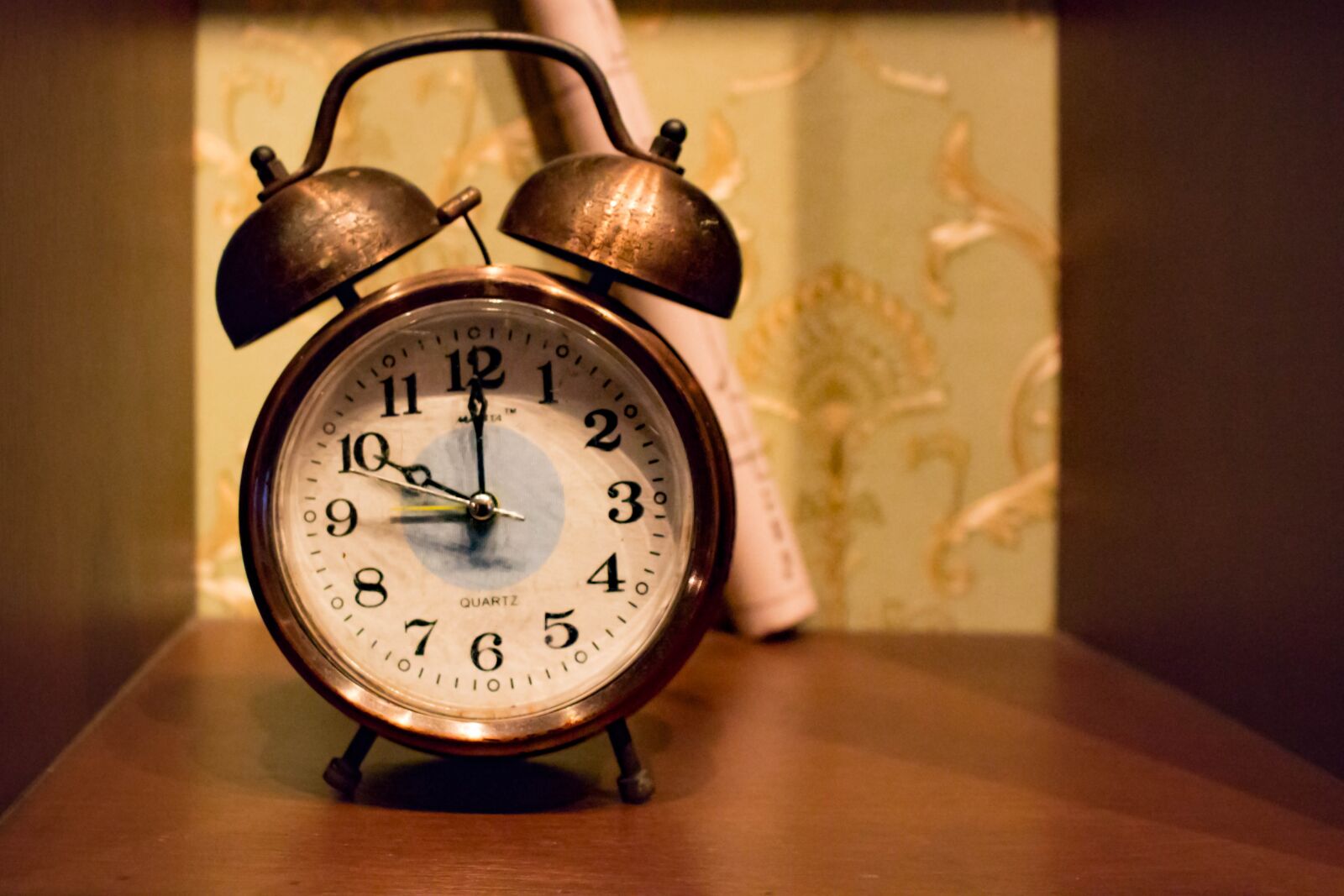 Canon EOS 700D (EOS Rebel T5i / EOS Kiss X7i) sample photo. Watch, old, alarm clock photography