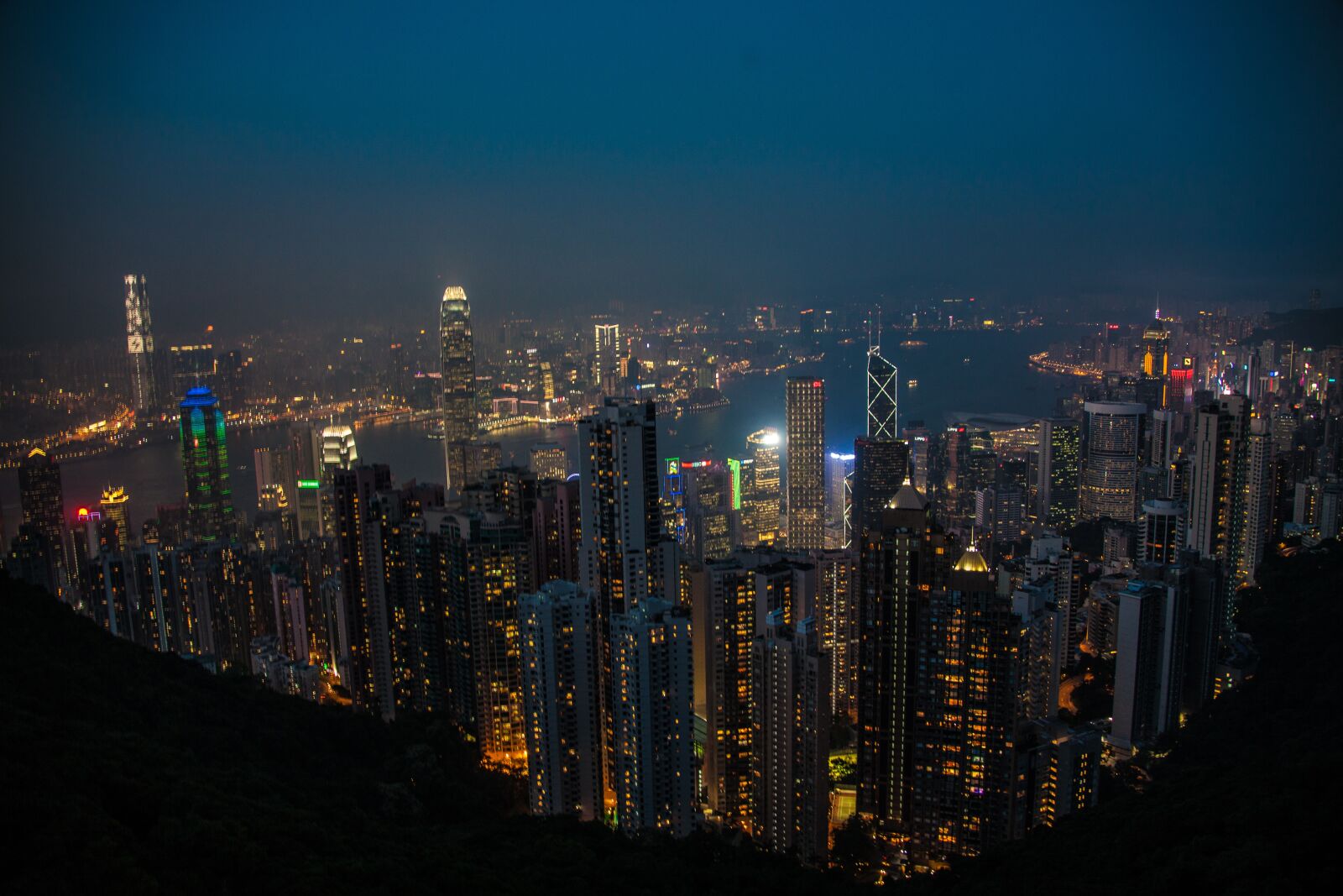 Canon EOS 5D Mark II sample photo. Hong kong, night, victoria photography