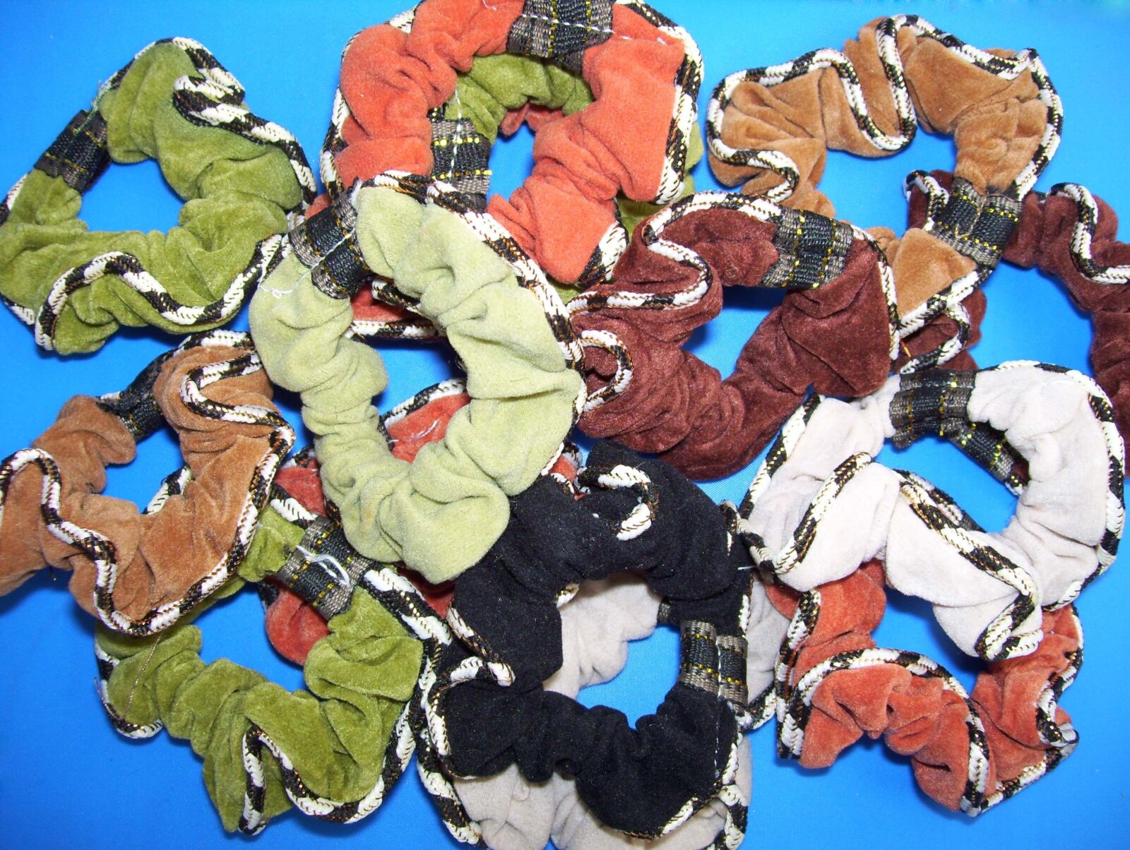 Kodak EASYSHARE C653 ZOOM DIGITAL CAMERA sample photo. Hair bands, eraser, elastic photography