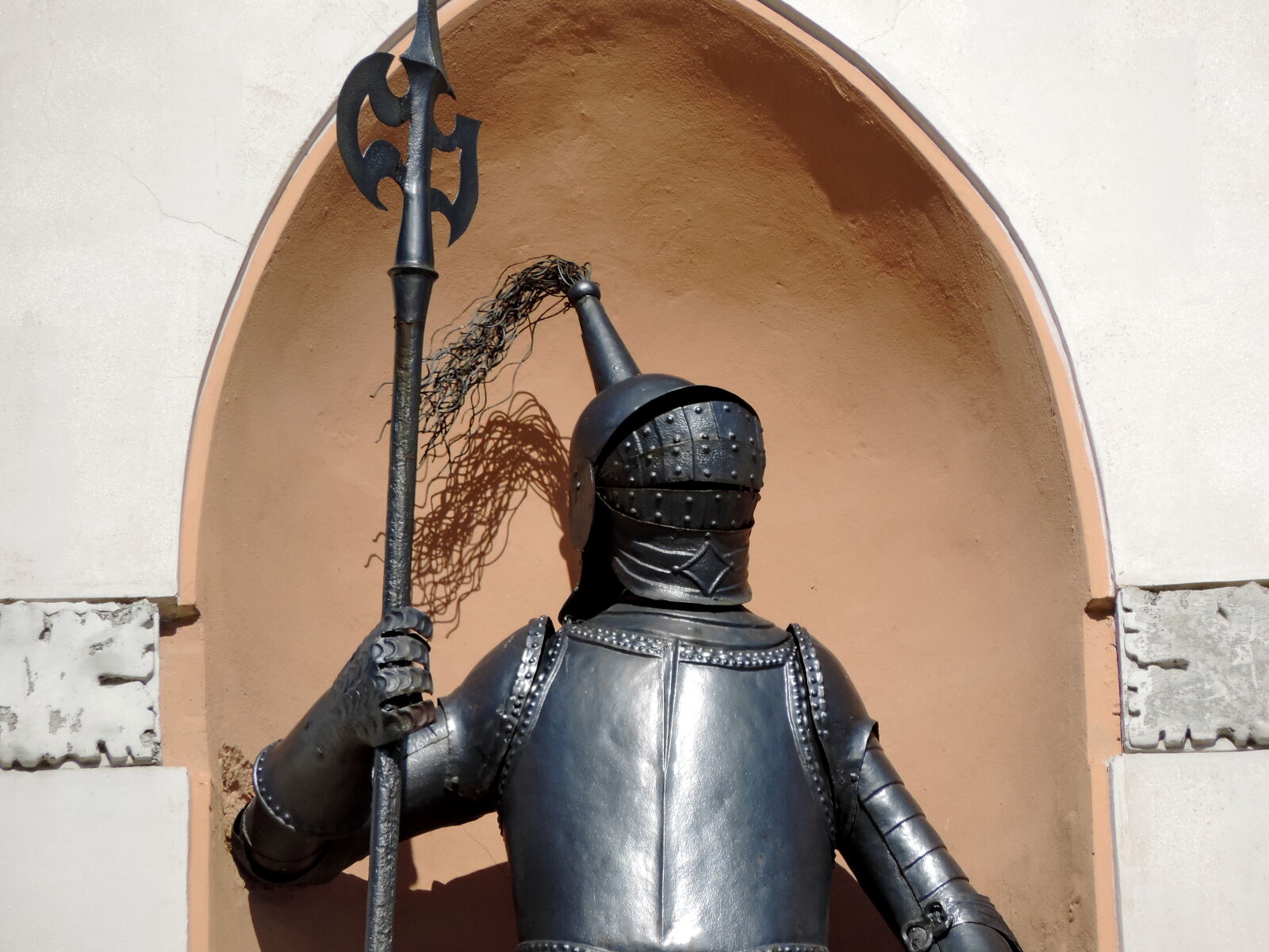 Nikon Coolpix P520 sample photo. Armor, cast iron, medieval photography