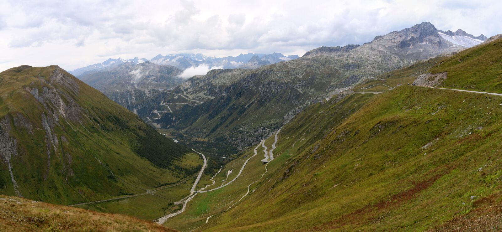 Canon EOS 70D + Canon EF 16-35mm F4L IS USM sample photo. Switzerland, landscape, mountains photography