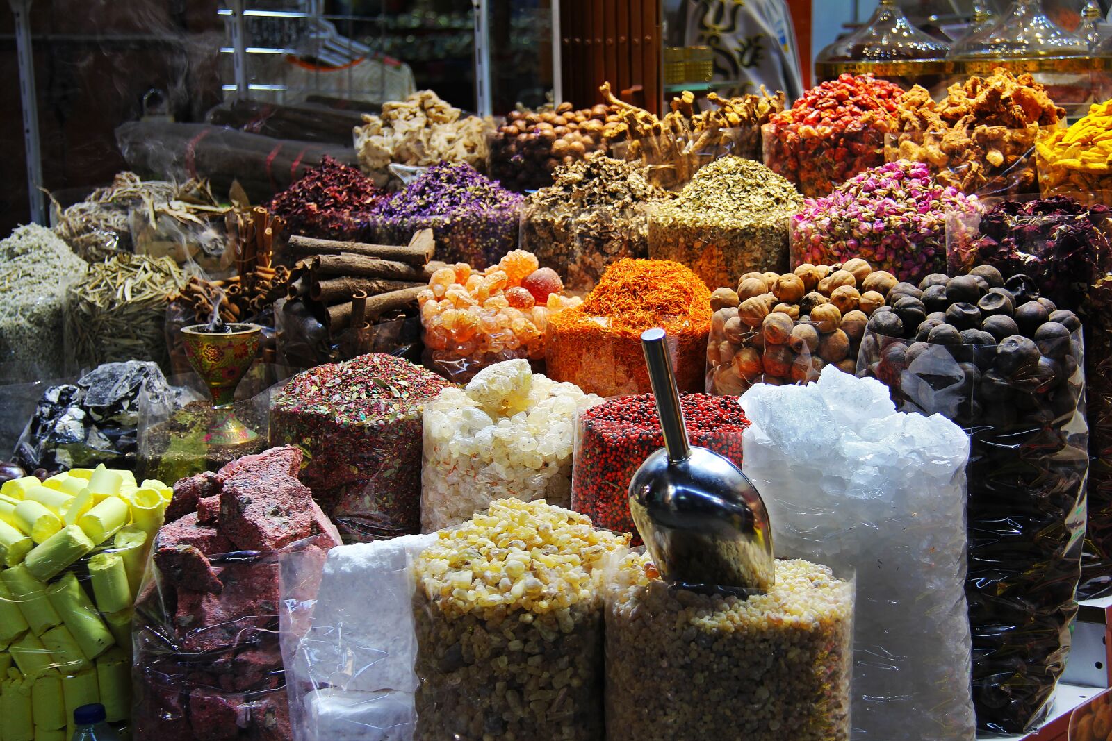 Canon EF-S 18-200mm F3.5-5.6 IS sample photo. Souk, spices, spice souk photography