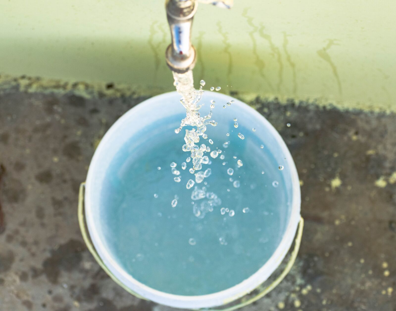 Nikon D3300 sample photo. Water, tap, bucket photography
