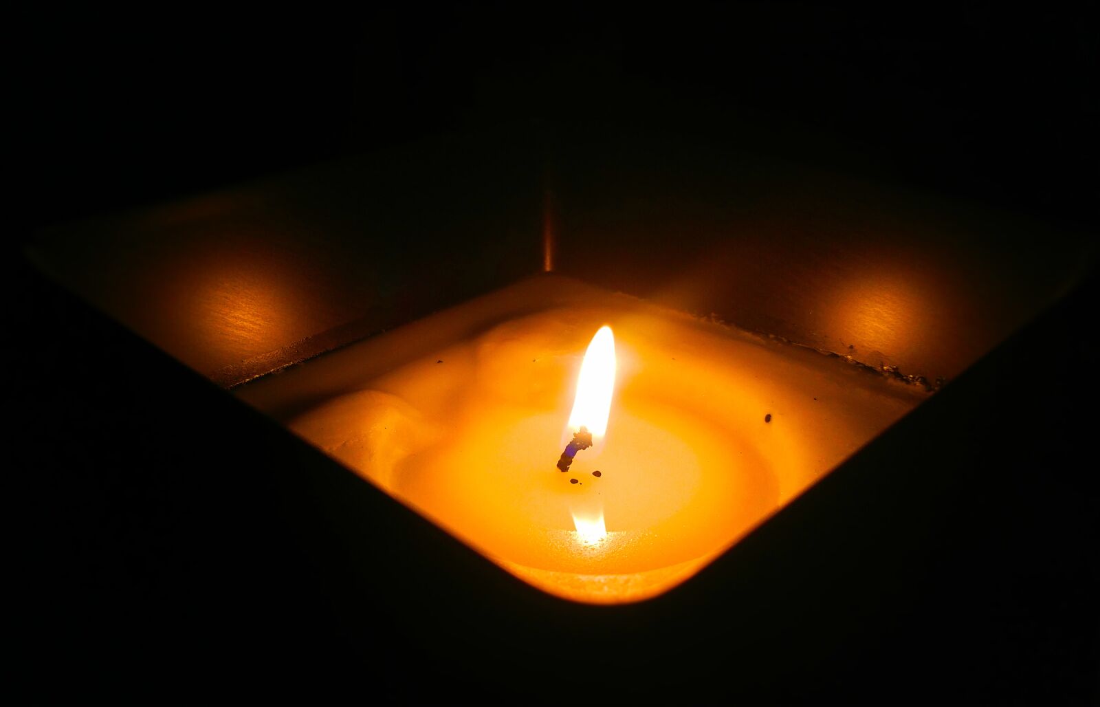LG G5 sample photo. Candle, flame, citronella photography