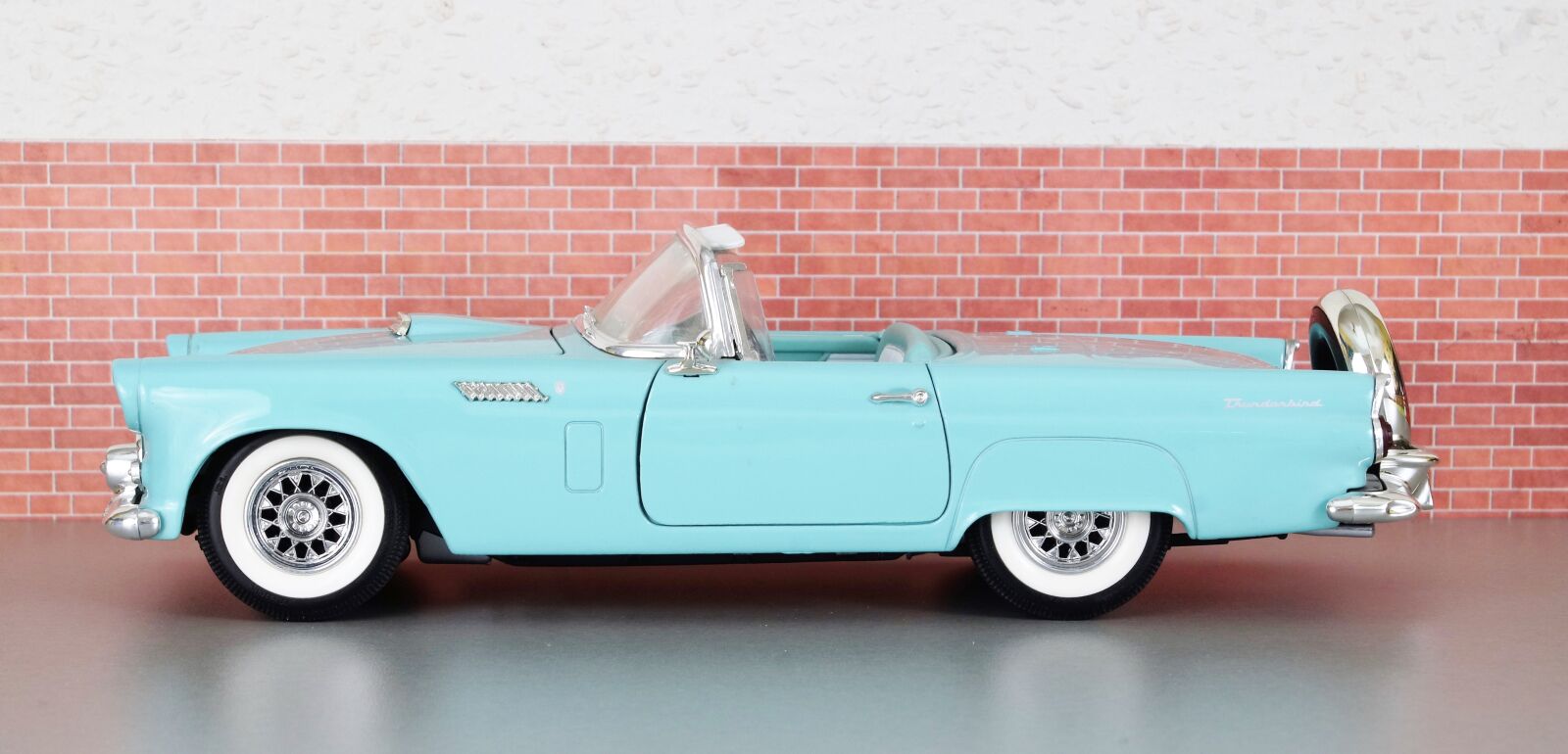 Sony DT 18-70mm F3.5-5.6 sample photo. Model car, ford, ford photography