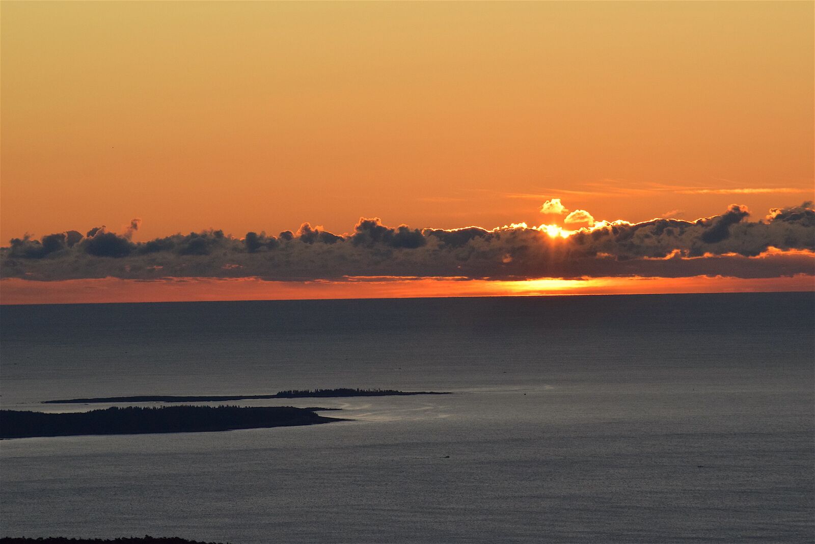 Nikon D3300 sample photo. Sunrise, clouds, sun photography