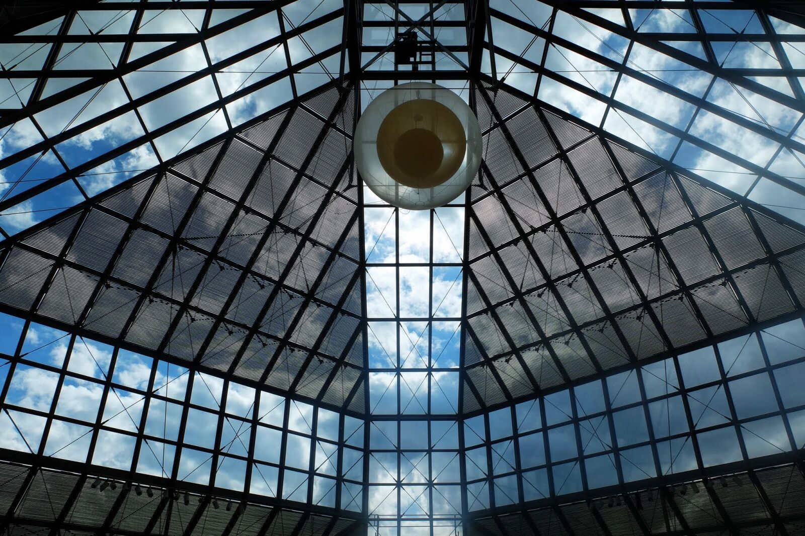 Fujifilm X30 sample photo. Mudam, luxembourg, architecture photography