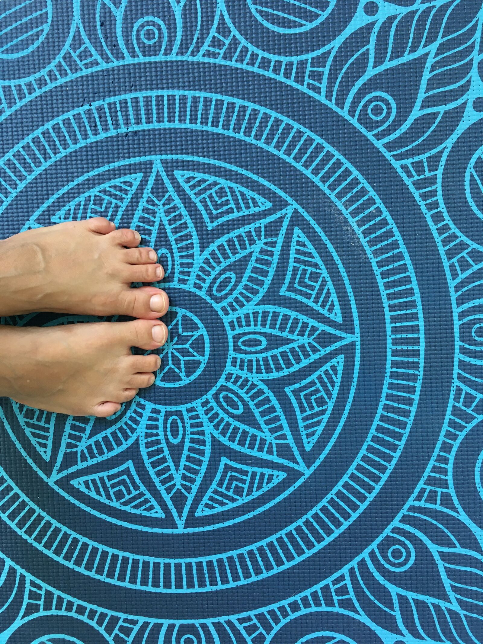 iPhone SE back camera 4.15mm f/2.2 sample photo. Yoga mat, yoga, peace photography