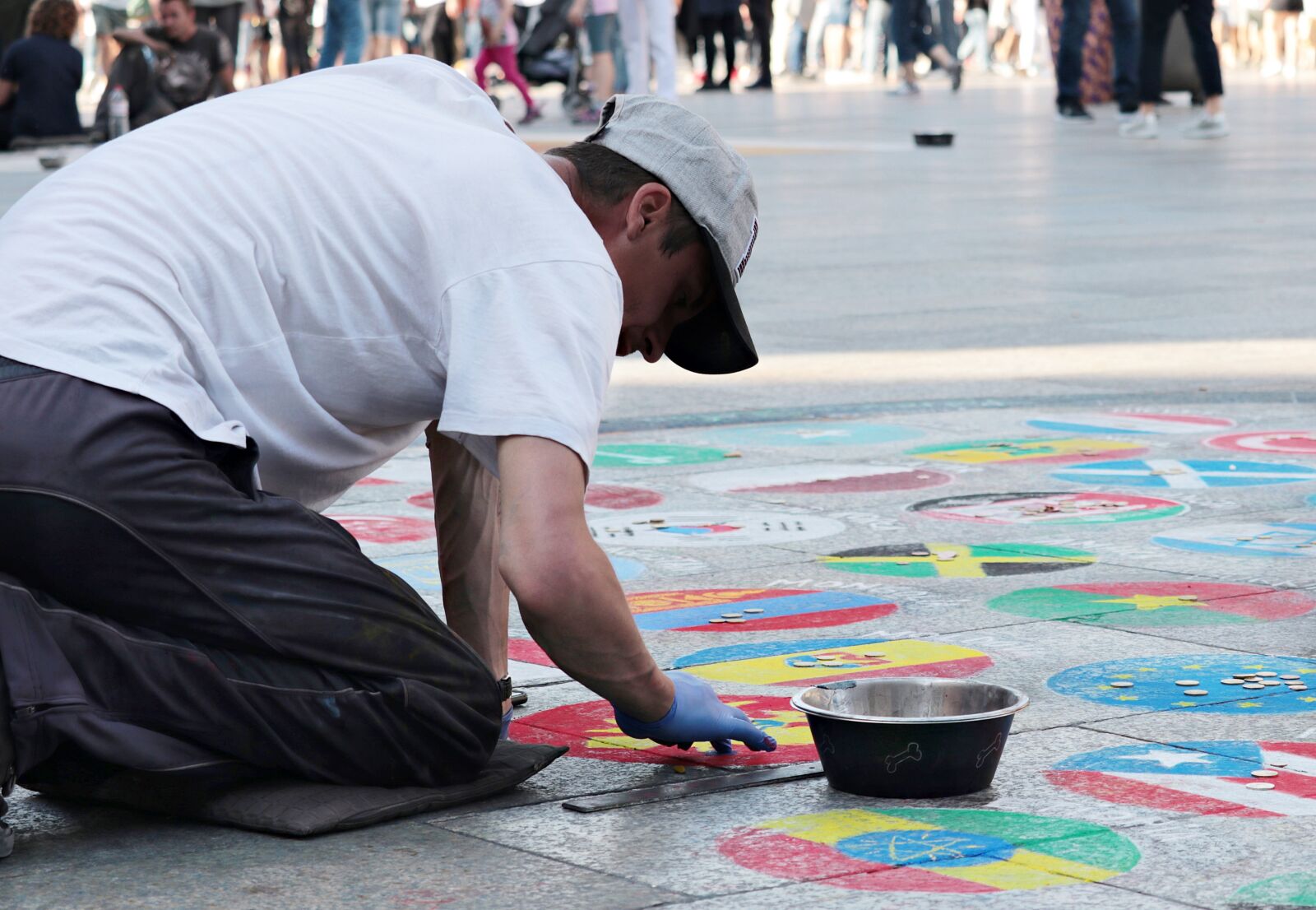 Canon EF-S 55-250mm F4-5.6 IS STM sample photo. Street painting, artists, painting photography