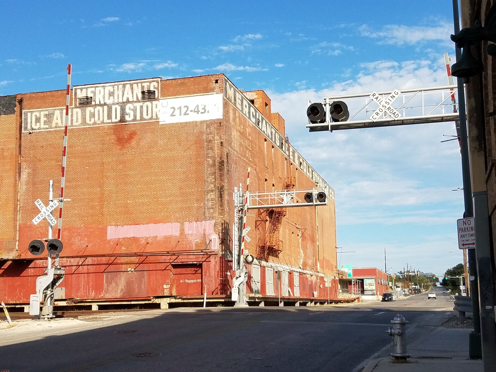 Samsung Galaxy S7 sample photo. Architect, building, city, railroad photography