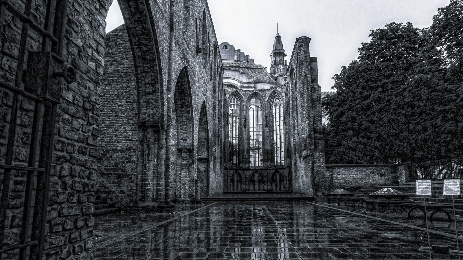 Sony Alpha a5000 (ILCE 5000) sample photo. Sw, ruin, black and photography