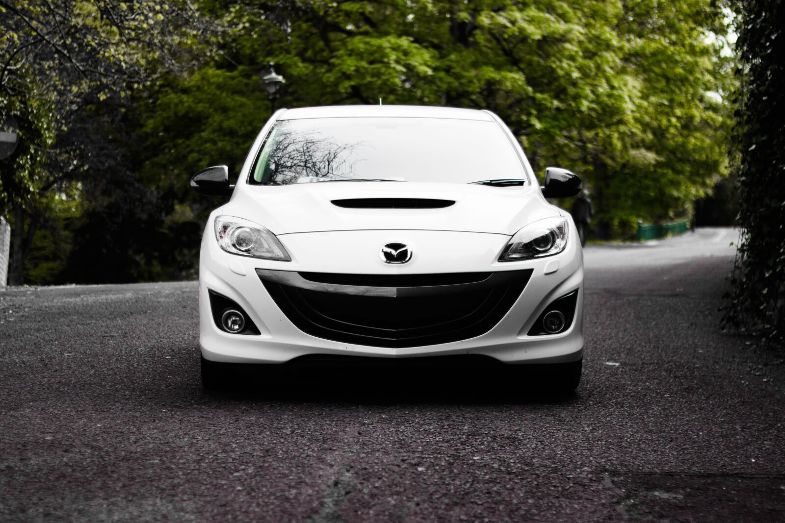 Canon EOS 600D (Rebel EOS T3i / EOS Kiss X5) + Canon EF 50mm F1.8 II sample photo. Automobile, car, mazda photography