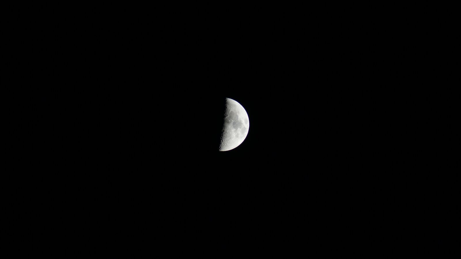 Sony Alpha DSLR-A200 sample photo. Moon, night, dark photography