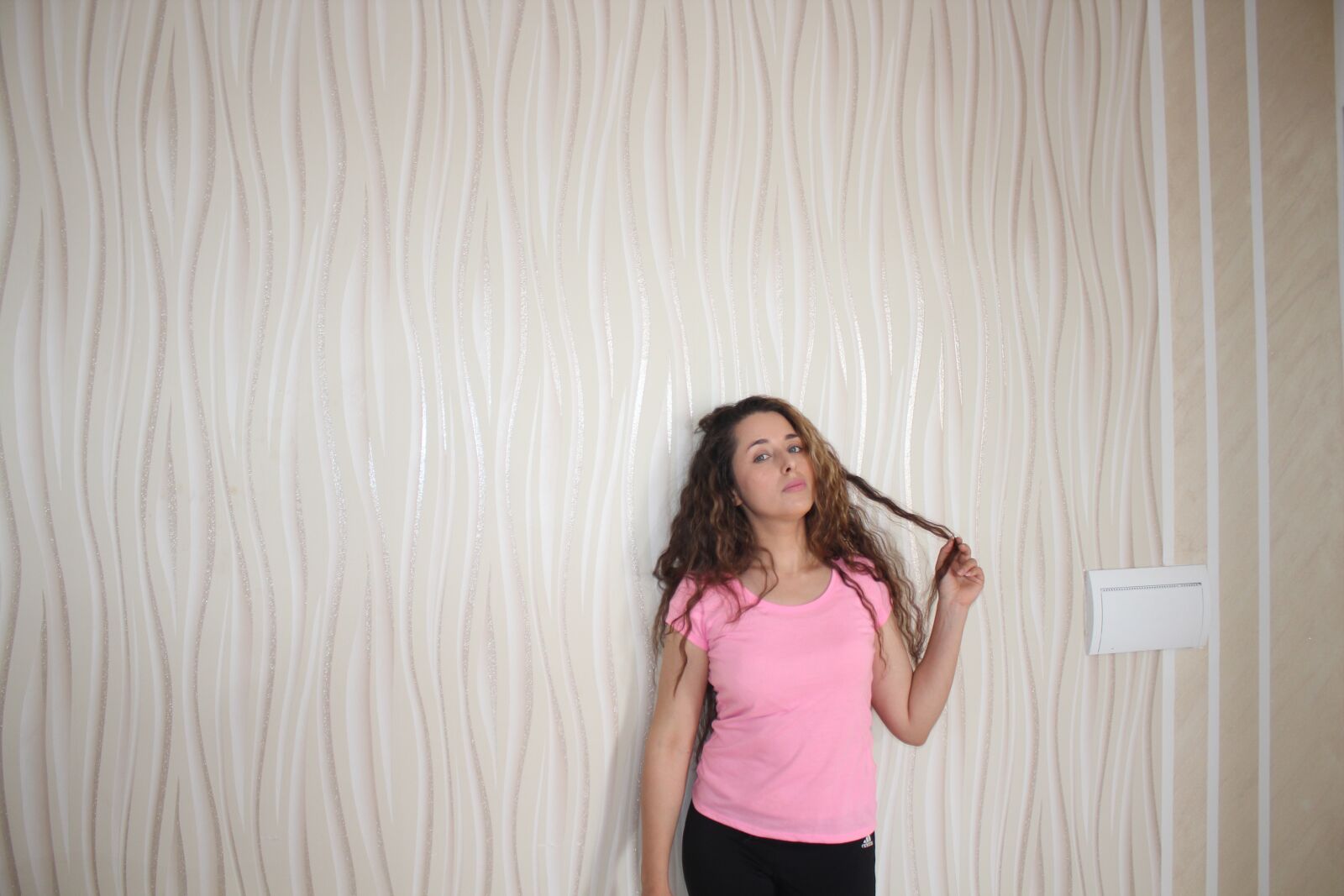 Canon EOS 600D (Rebel EOS T3i / EOS Kiss X5) sample photo. Woman, hair, bea photography
