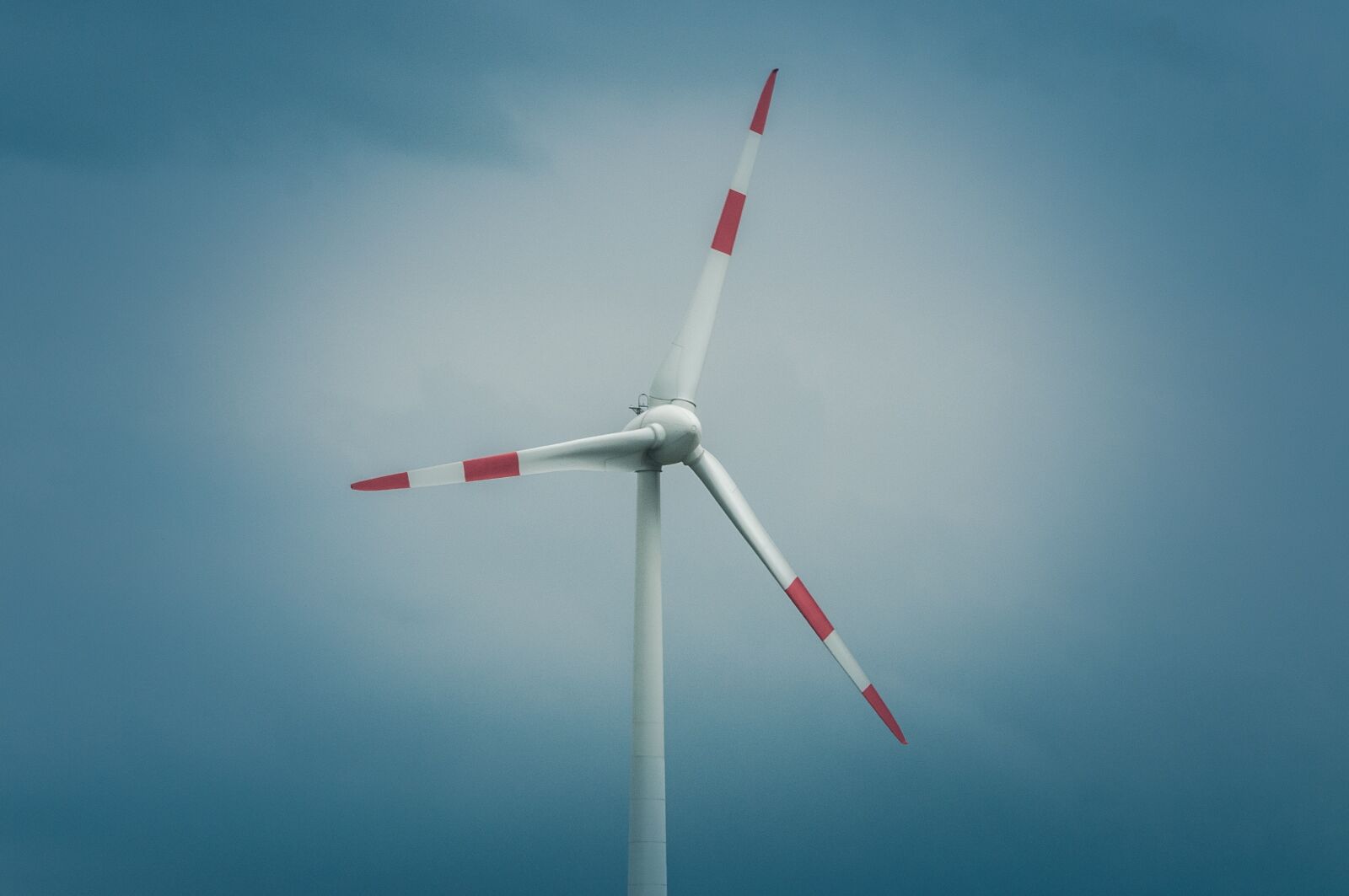 Nikon D90 sample photo. Pinwheel, blue, sky photography