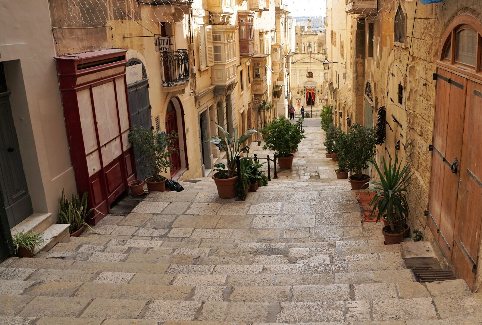 Sony ILCA-77M2 + Sony DT 16-50mm F2.8 SSM sample photo. Valetta, malta, road photography