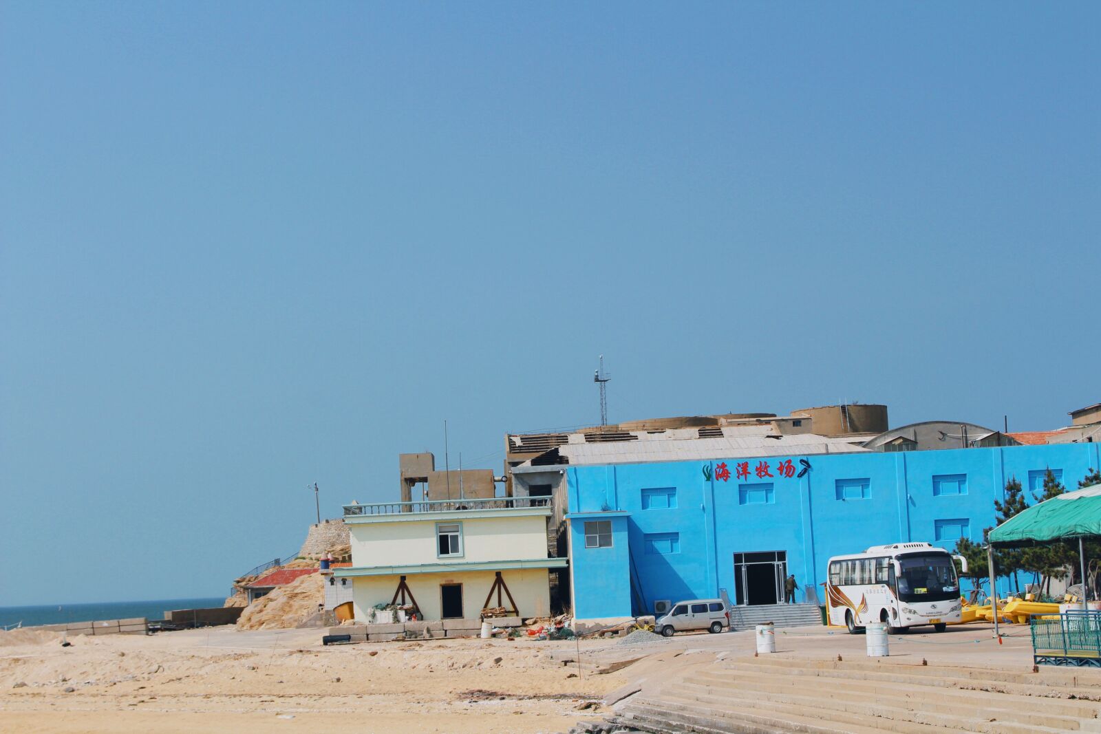 Canon EOS 700D (EOS Rebel T5i / EOS Kiss X7i) sample photo. Coast line, sea, blue photography