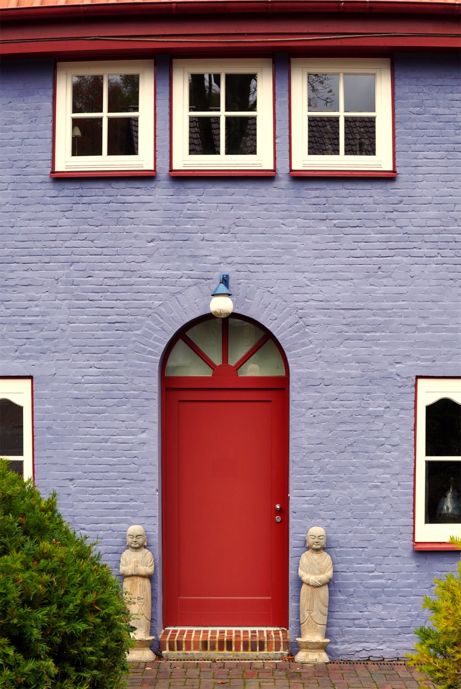 30mm F1.4 DC DN | Contemporary 016 sample photo. Door, input, house photography