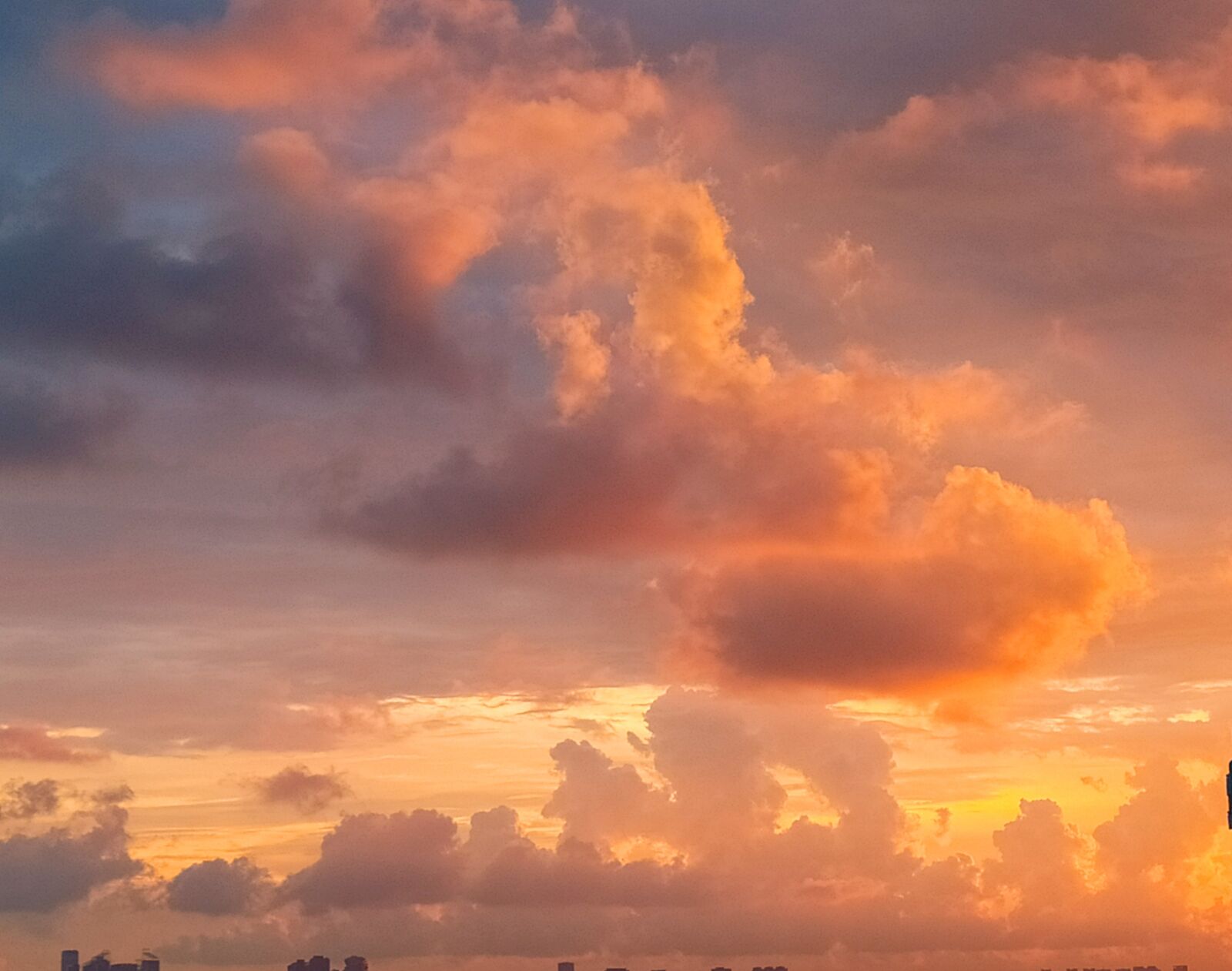 Xiaomi Redmi Note 8T sample photo. Pink clouds, evening sky photography