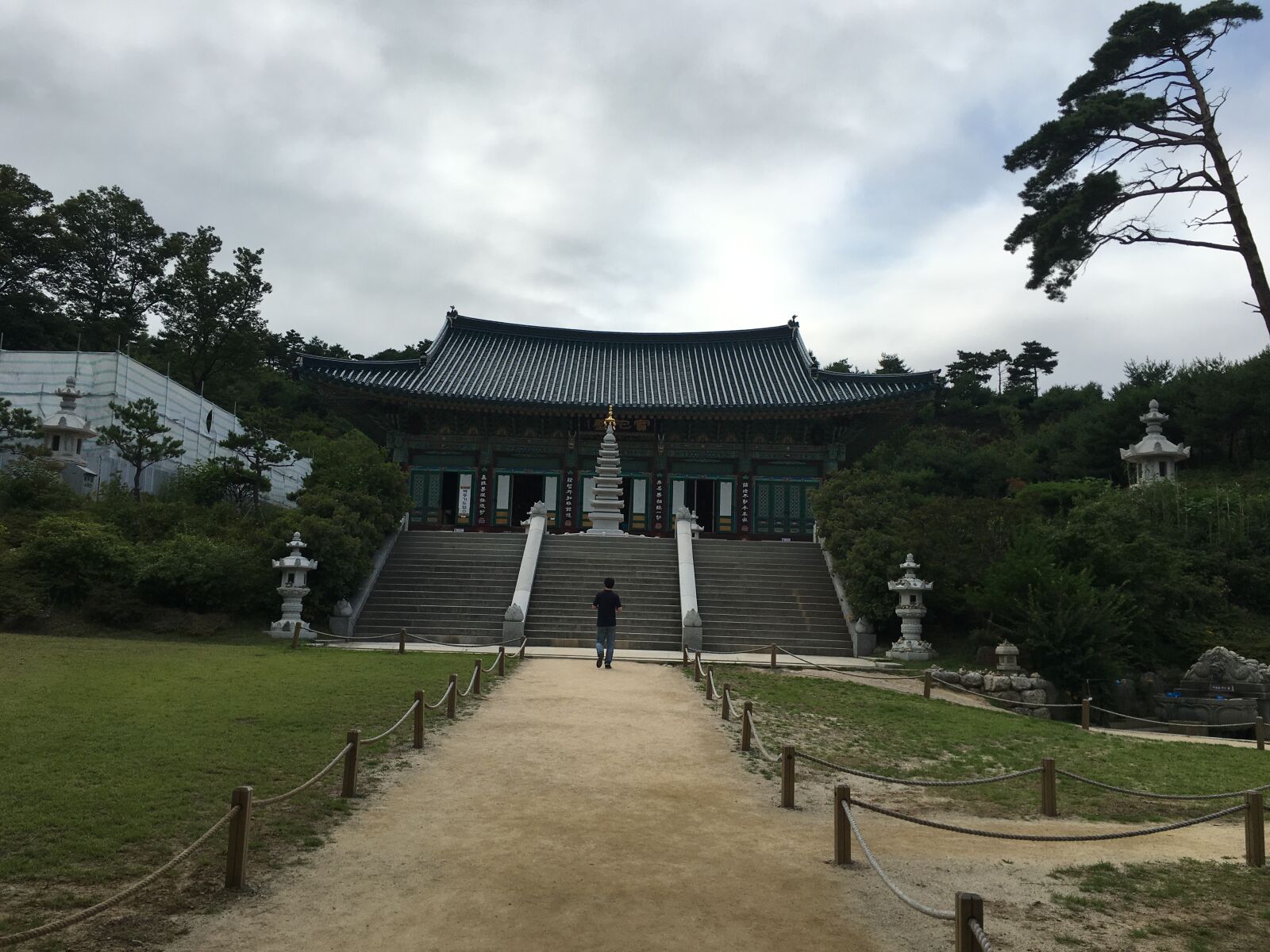 iPhone 6s back camera 4.15mm f/2.2 sample photo. Gangneung, blue sky, break photography