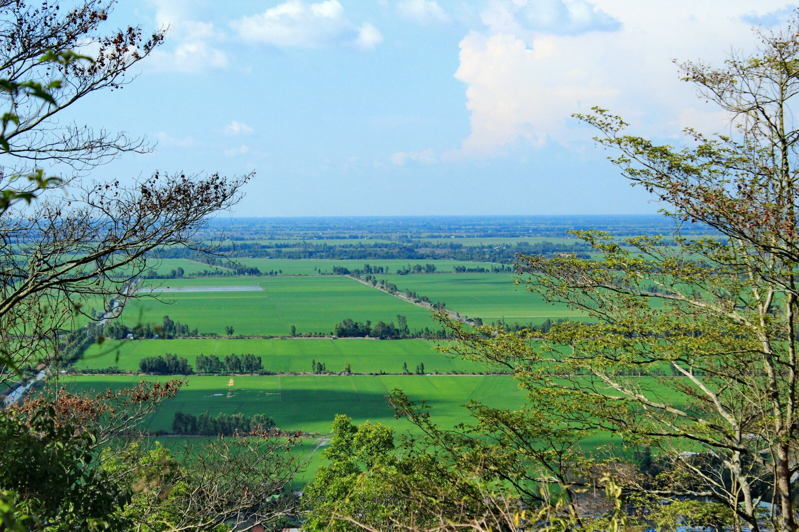 Canon EF-S 18-55mm F3.5-5.6 IS sample photo. Moutain, vietnam, farm photography