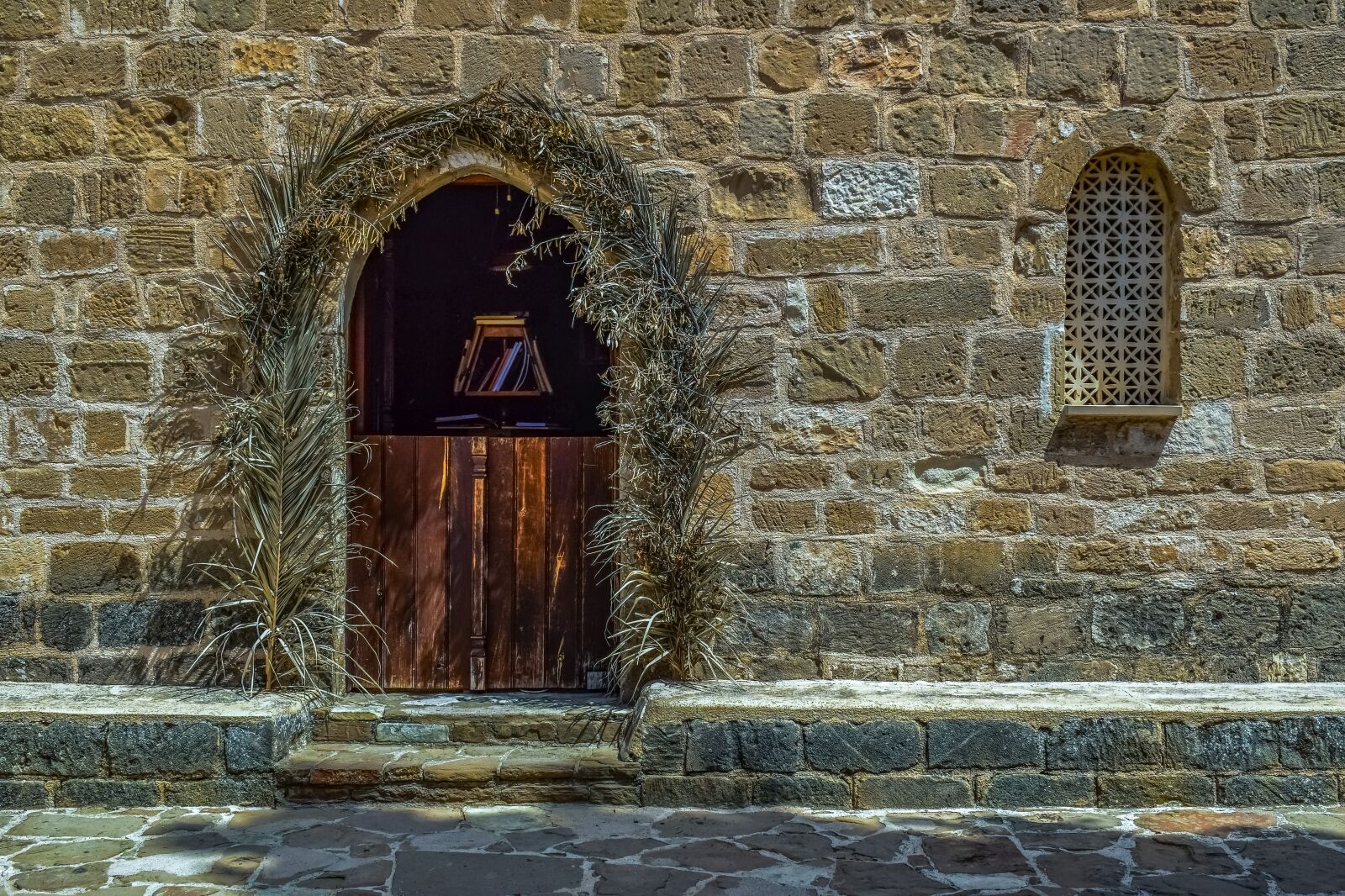Nikon D3300 sample photo. Church, architecture, wall photography