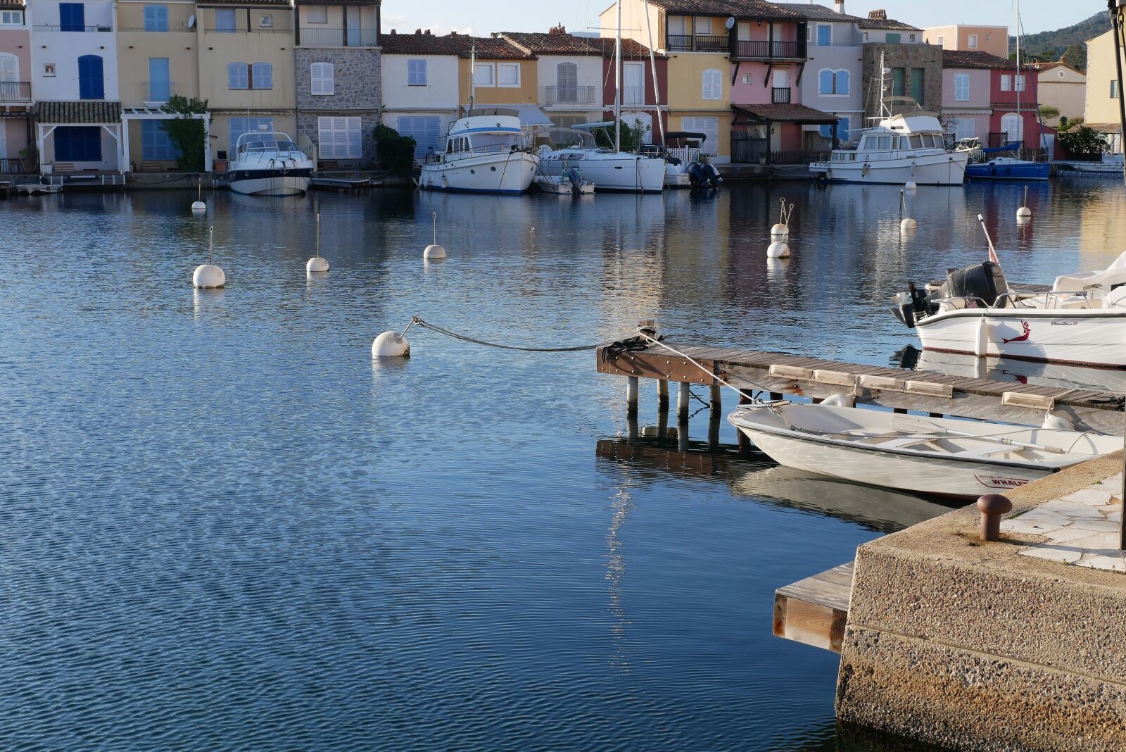 Panasonic Lumix DMC-GX85 (Lumix DMC-GX80 / Lumix DMC-GX7 Mark II) sample photo. Body of water, travel photography
