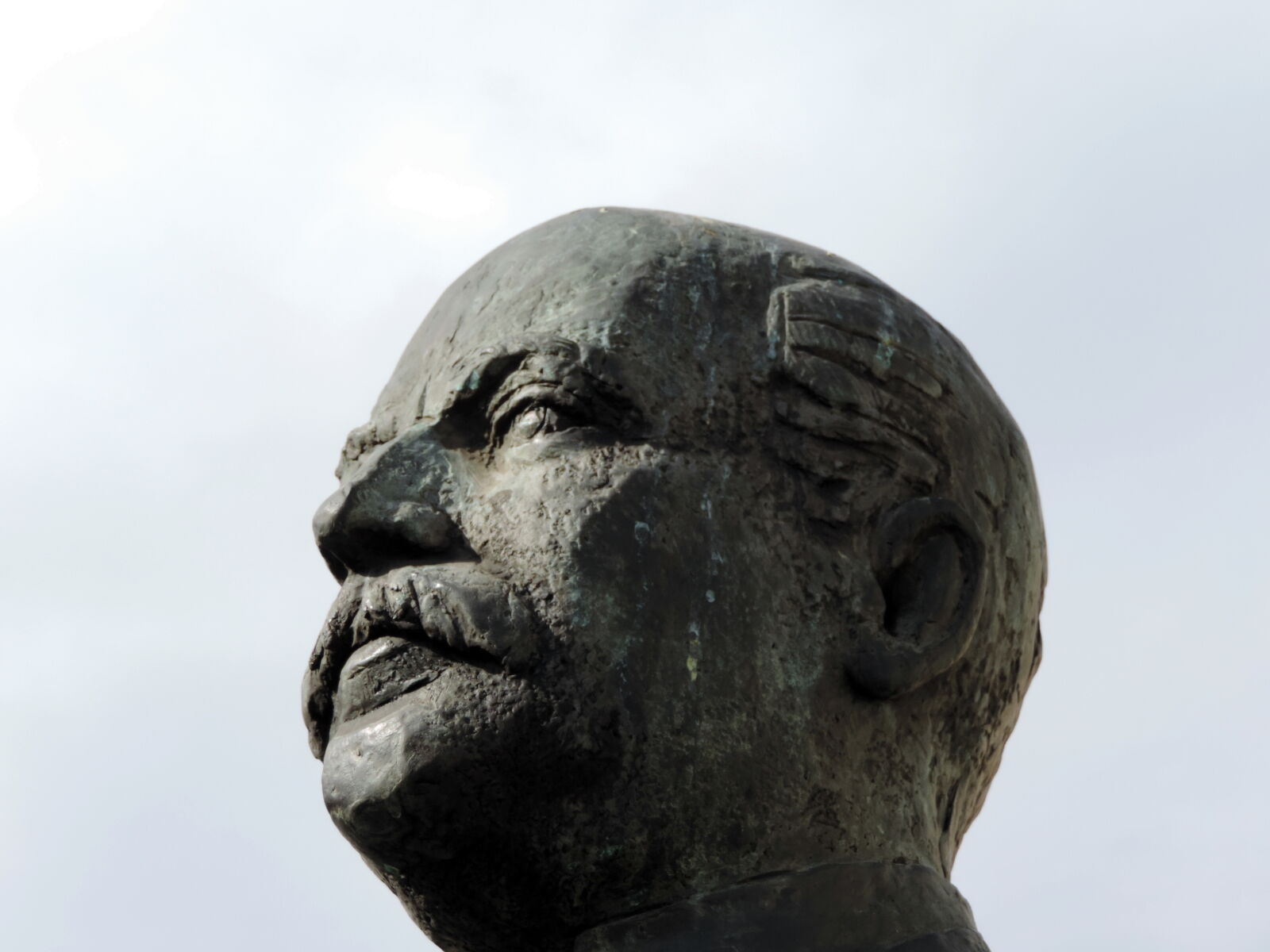 Nikon Coolpix P520 sample photo. Bronze, cast iron, face photography