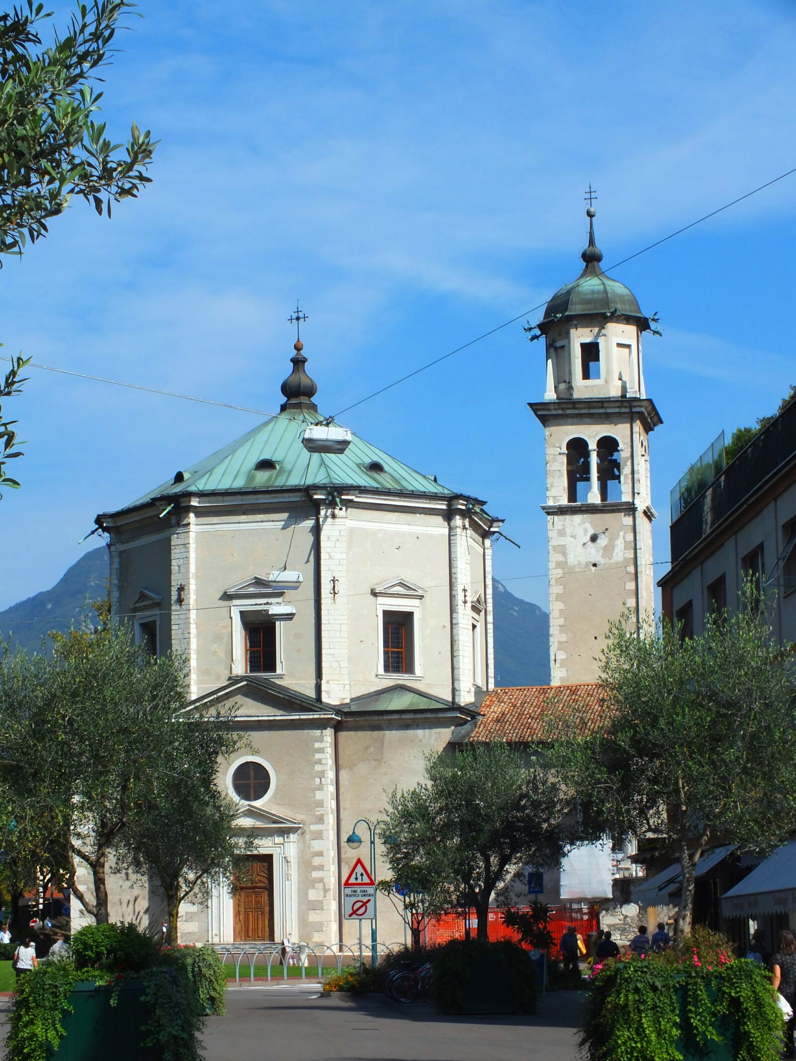FujiFilm FinePix HS20 EXR (FinePix HS22 EXR) sample photo. Riva, garda, vacations photography