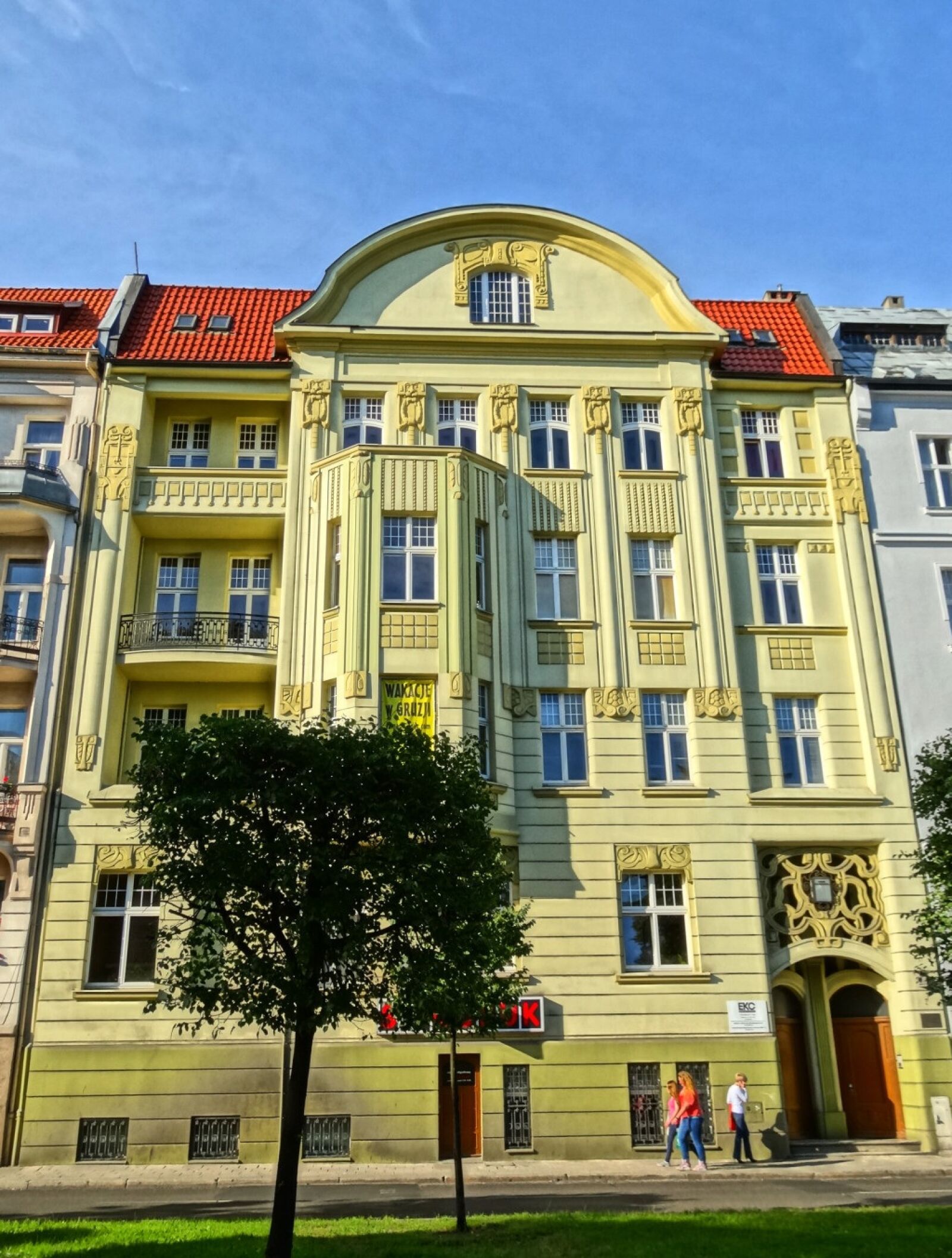 Sony Cyber-shot DSC-HX20V sample photo. Mickiewicza street, bydgoszcz, building photography