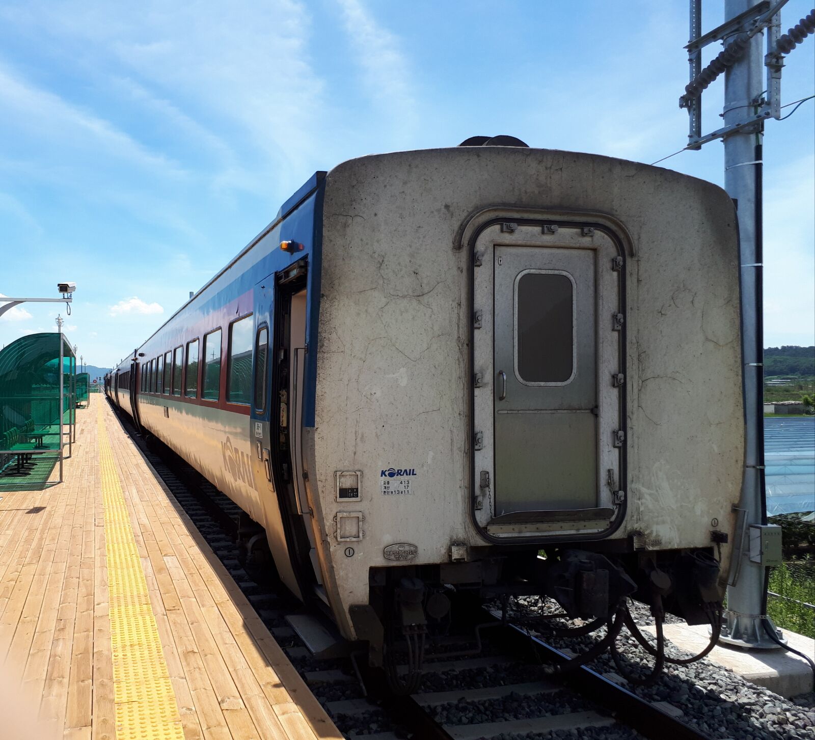 Samsung Galaxy A5(2017) sample photo. Train, korea, coach photography