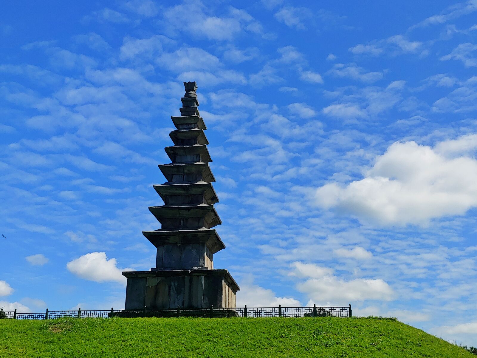 LG LM-G710N sample photo. Autumn sky, top, blue photography
