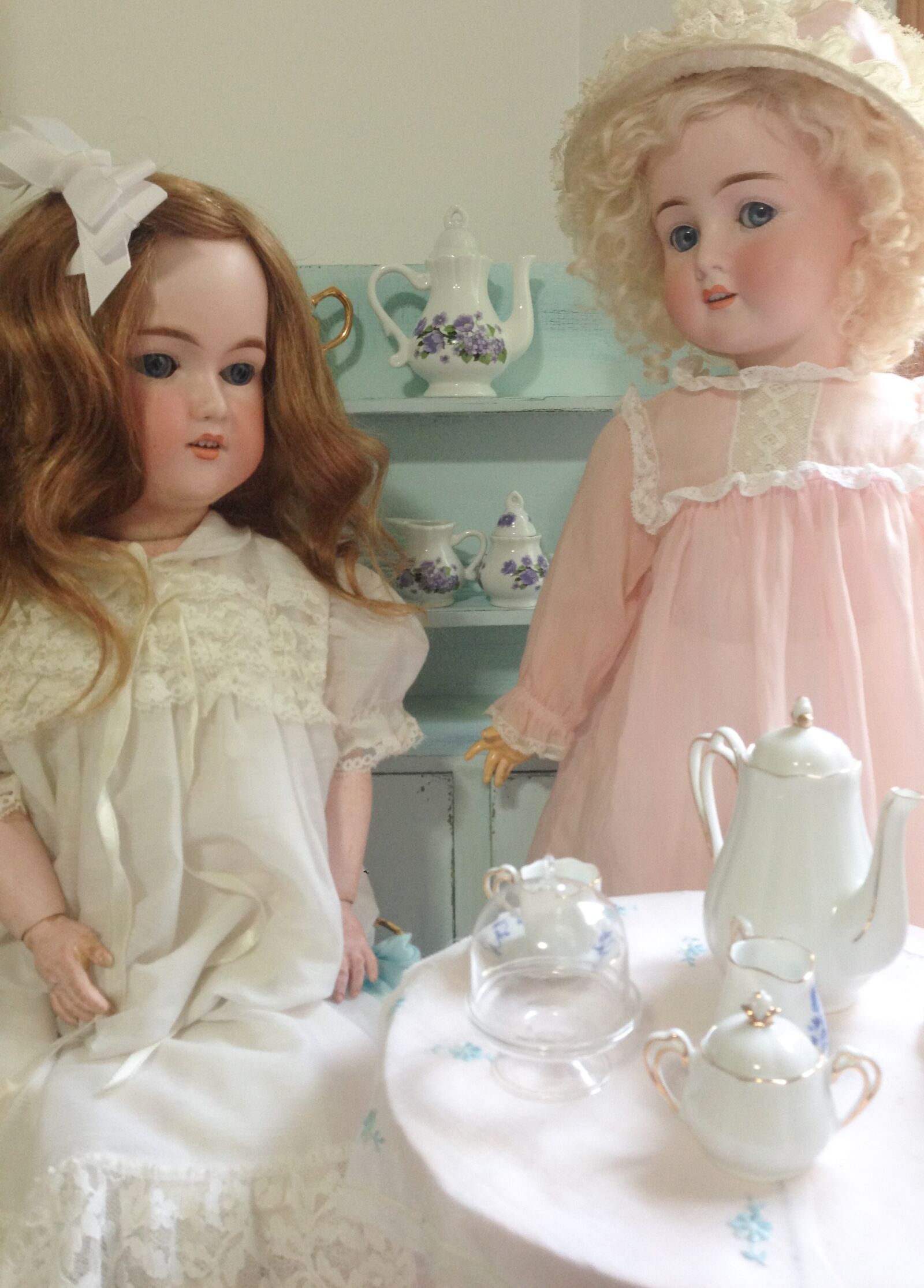 iPhone 5 back camera 4.12mm f/2.4 sample photo. Dolls, doll, tea photography