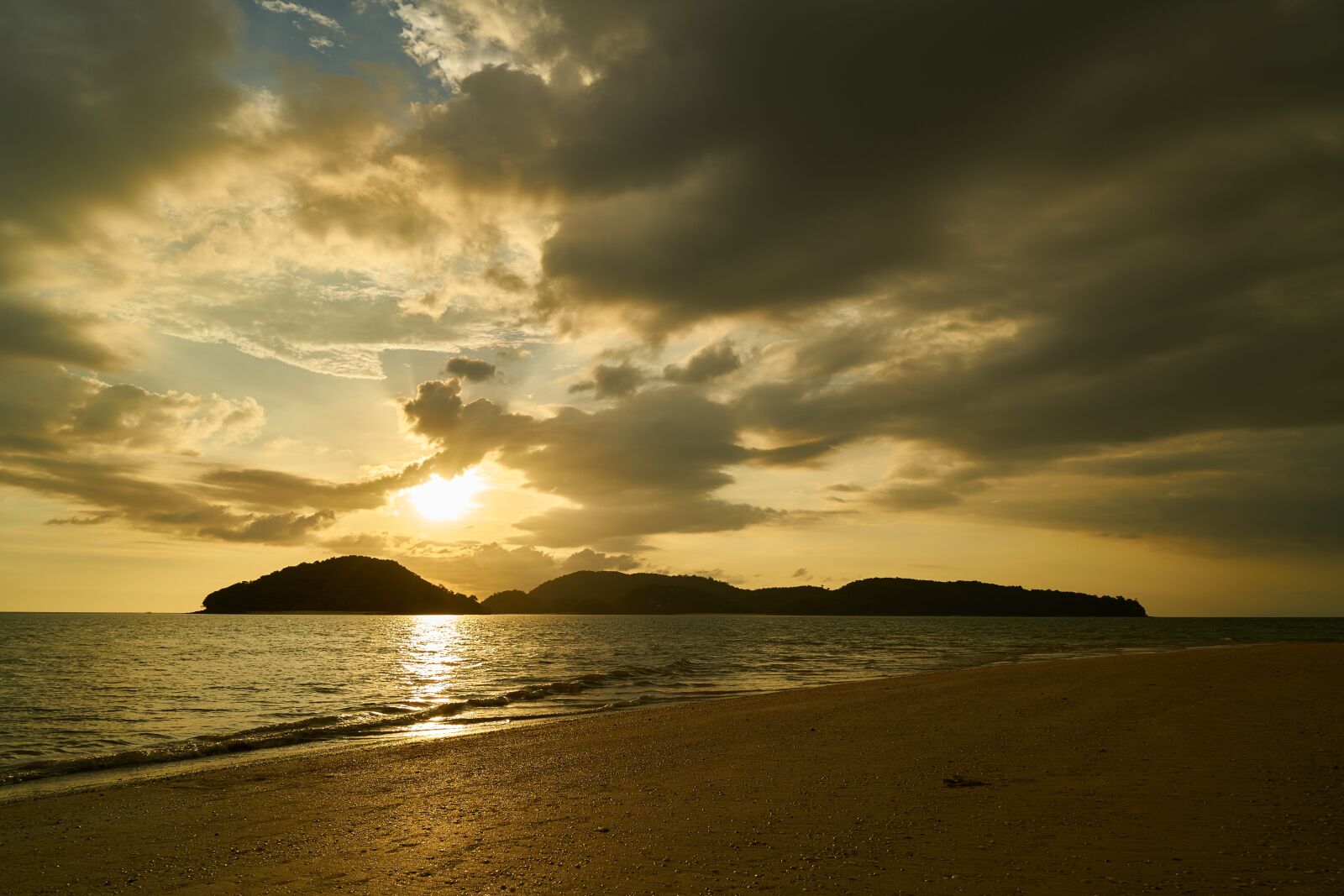 Sony a7R II sample photo. Ada, sunset, sky photography