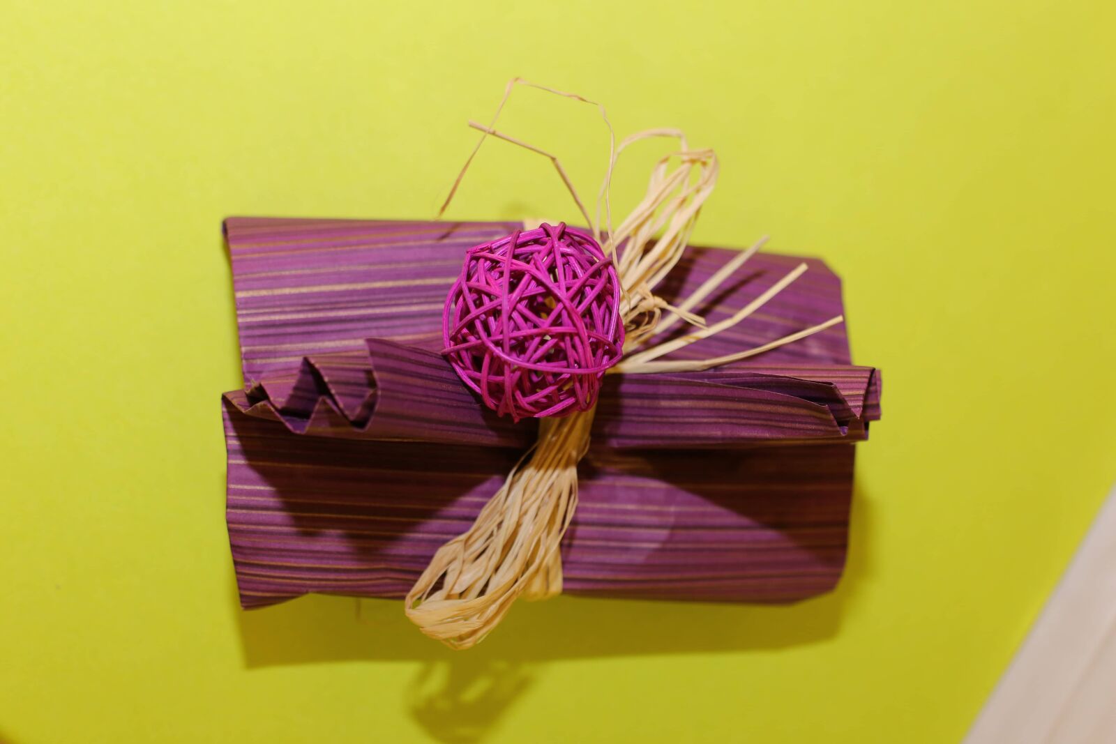 Canon EOS 6D + Canon EF 50mm F1.4 USM sample photo. Handmade, paper, shape, gift photography