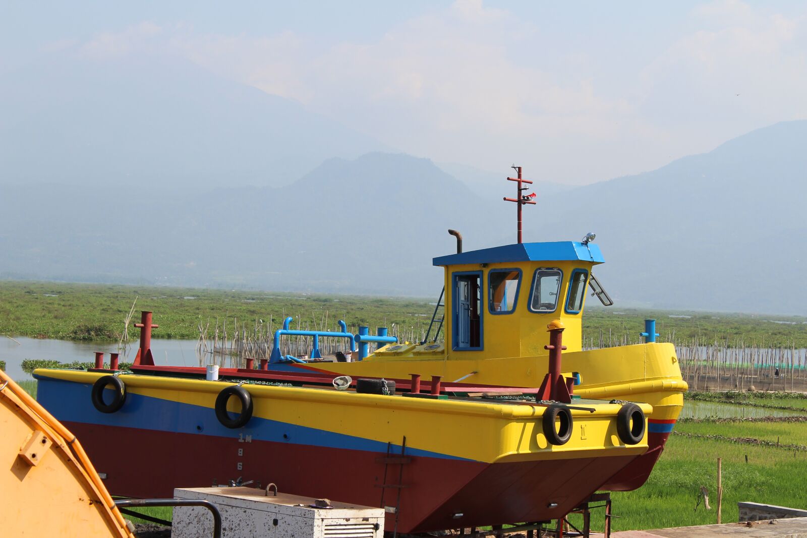 Canon EOS 1300D (EOS Rebel T6 / EOS Kiss X80) sample photo. Ship, mount, lake photography
