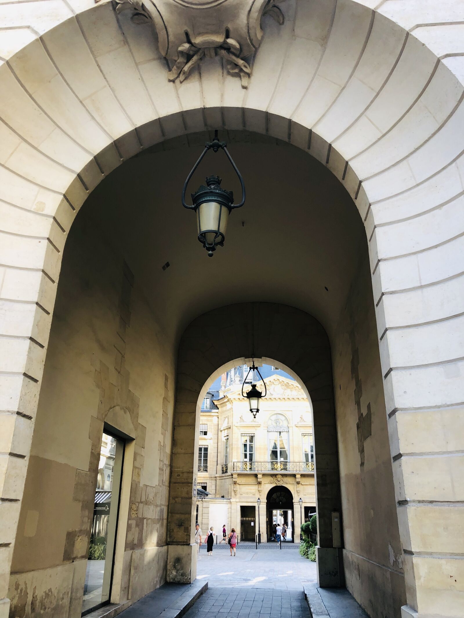 iPhone X back dual camera 4mm f/1.8 sample photo. Vienna, street, austria photography