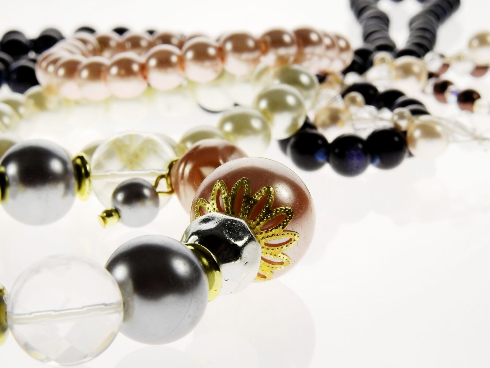 Nikon Coolpix P900 sample photo. Jewellery, pearl, bangle photography