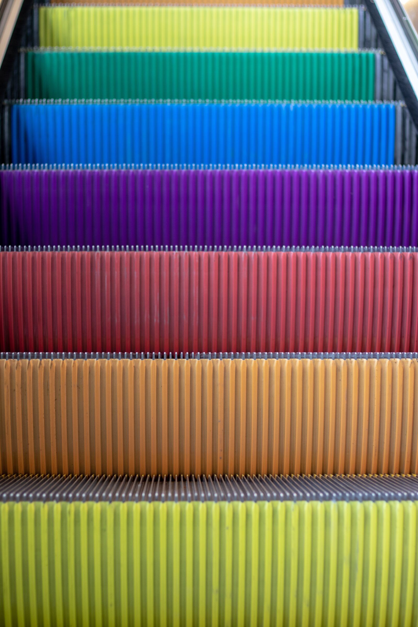 Canon EF 50mm F1.8 STM sample photo. Escalator, colour, yellow photography