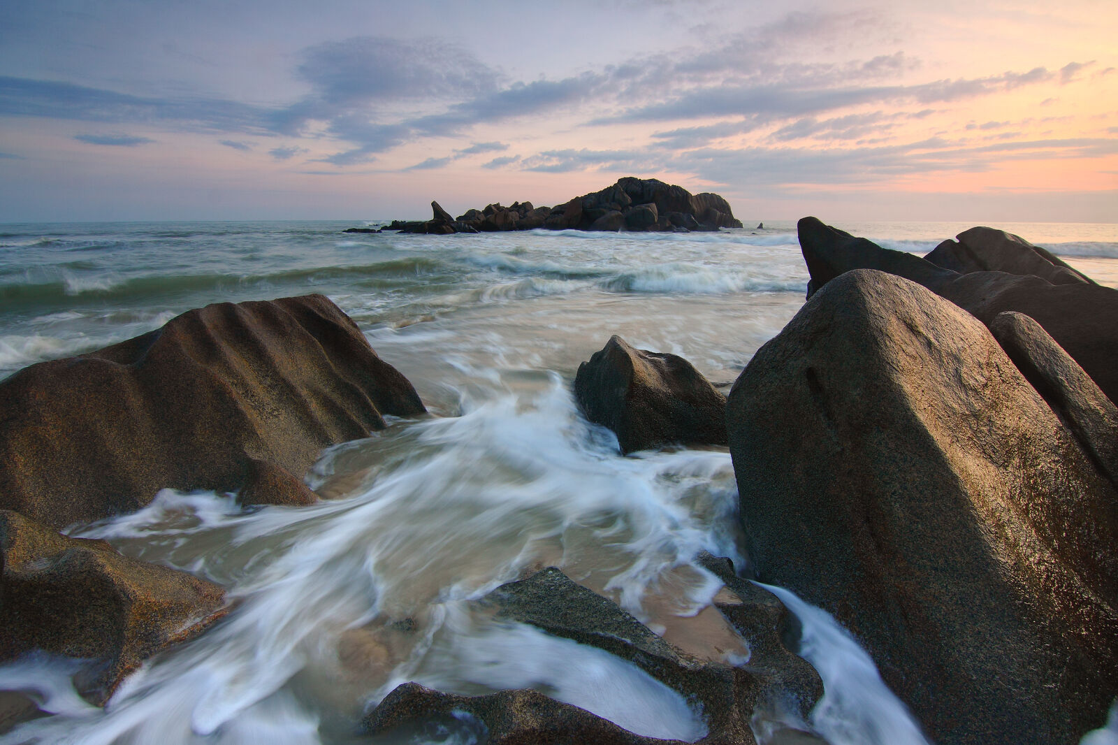 Canon EOS 50D sample photo. Beach, boulders, clouds, dawn photography
