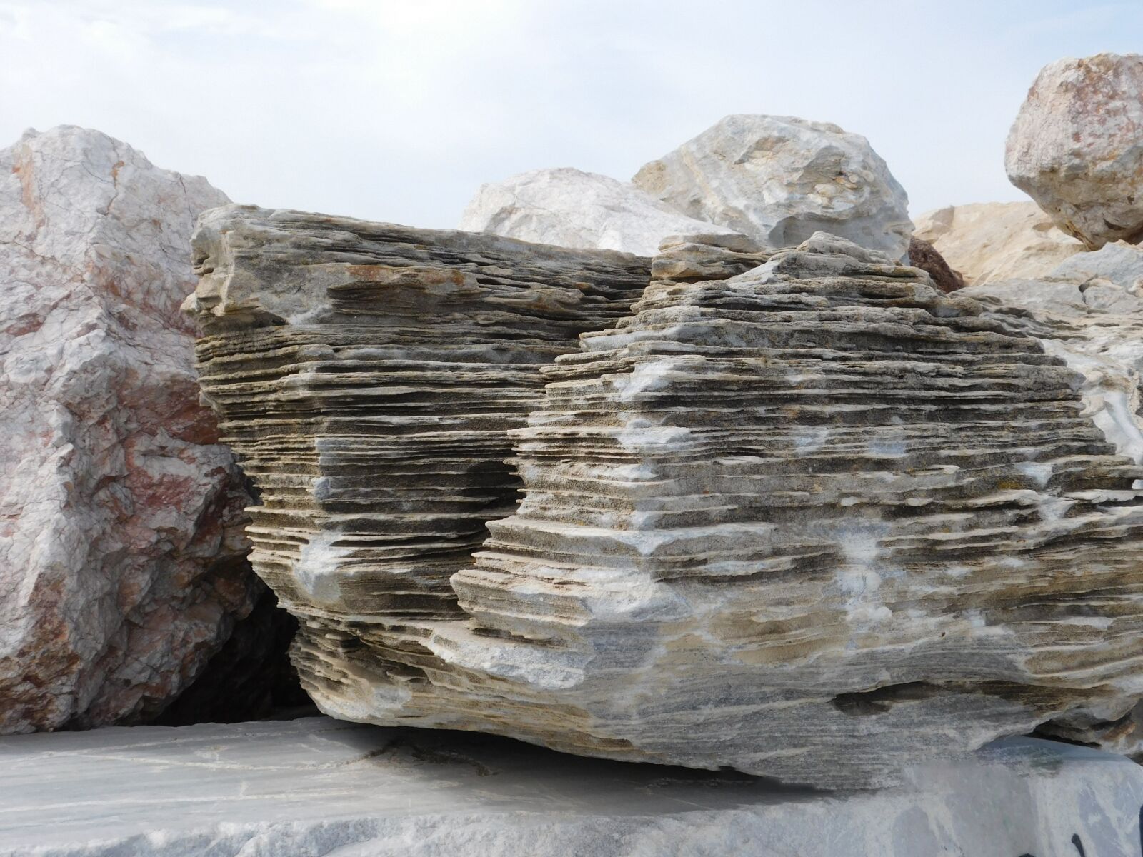 Nikon Coolpix L840 sample photo. Cliff, stone, beach photography