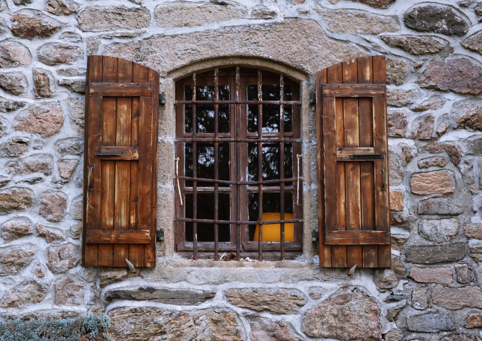 Nikon D3200 sample photo. Window, building, pane photography